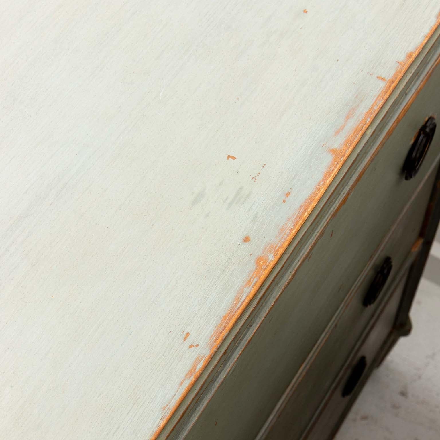 Pair of Gustavian or Swedish Style Painted Chest of Drawers For Sale 4
