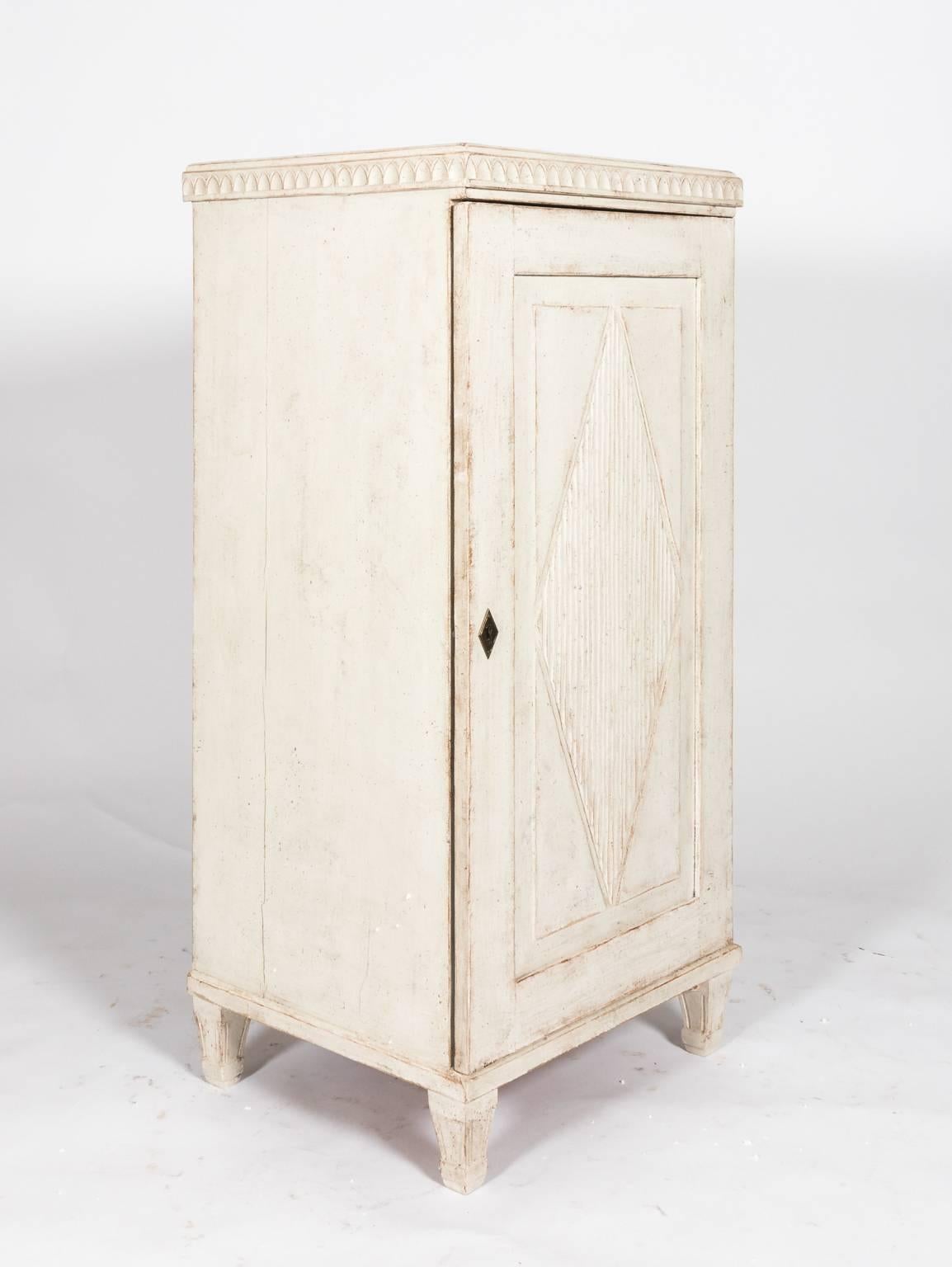 Pair of Gustavian Painted Cupboards For Sale 1