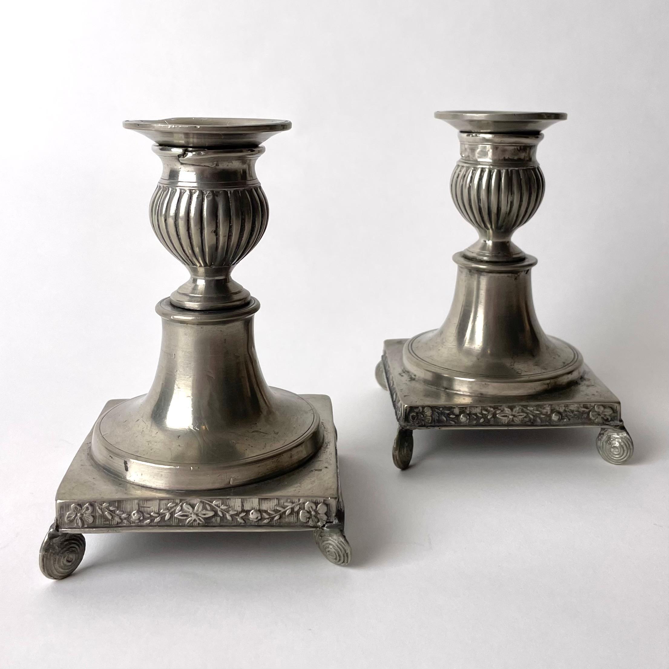 Beautiful Pair of Gustavian Pewter Candlesticks from the late 18th or early 19th Century. Period Gustavian design.

Wear consistent with age and use 