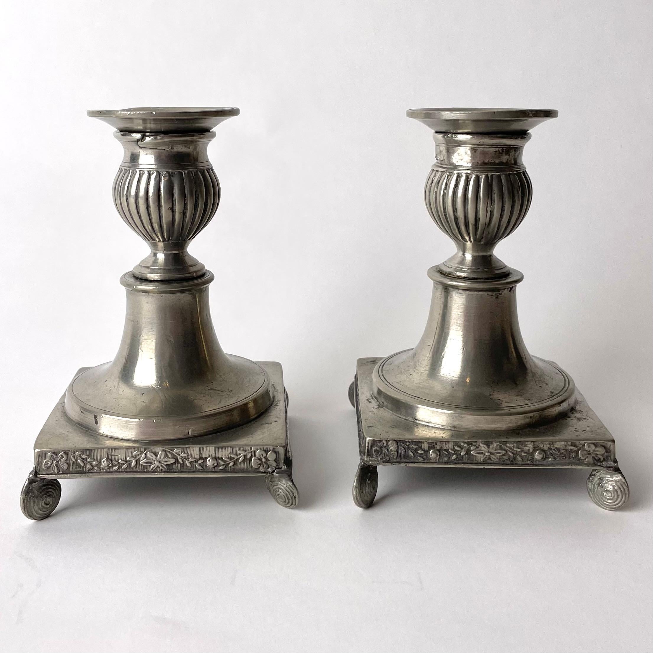 Swedish Pair of Gustavian Pewter Candlesticks from the late 18th or early 19th Century For Sale