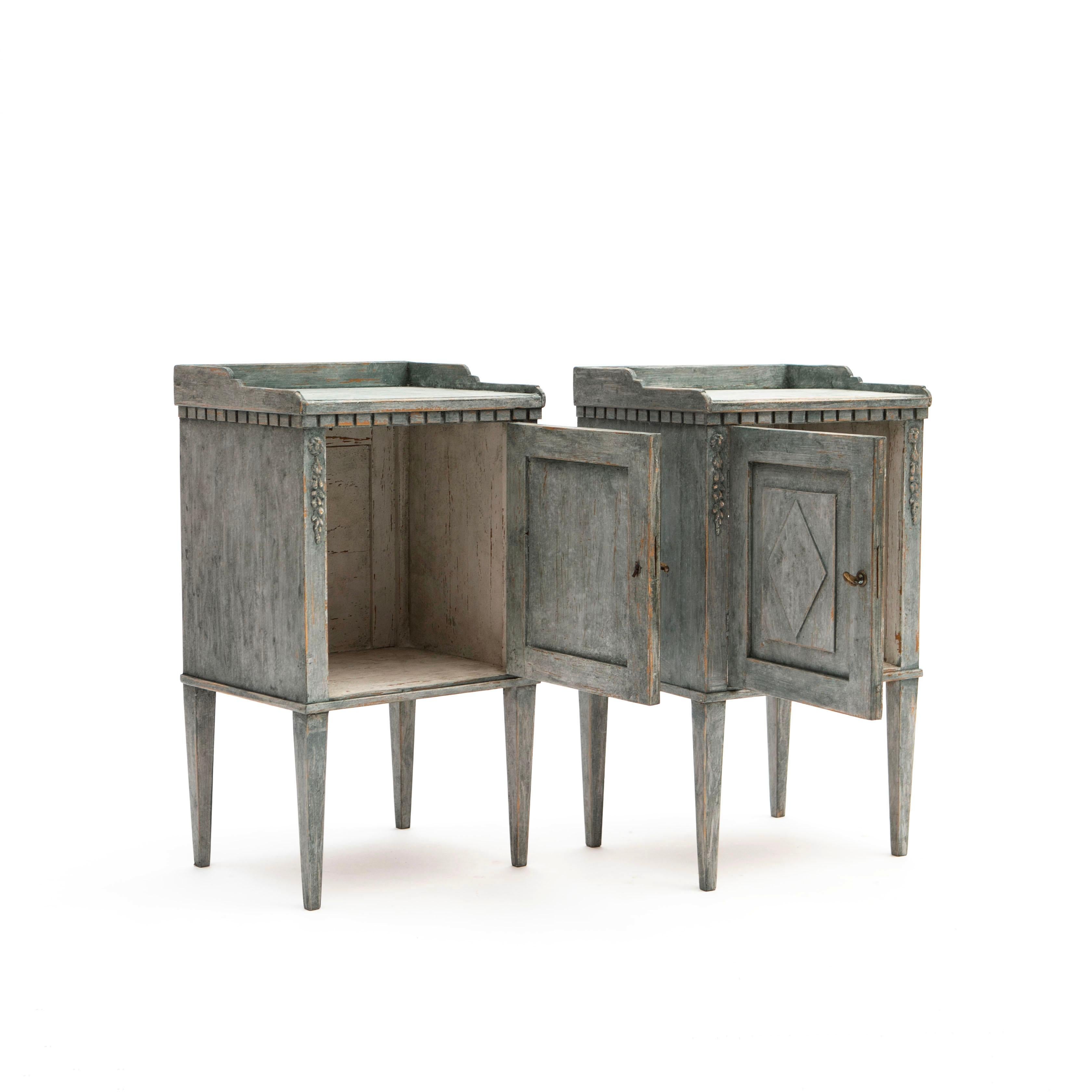 Pair of Gustavian Style 19th Century Painted Swedish Side Cabinets For Sale 1