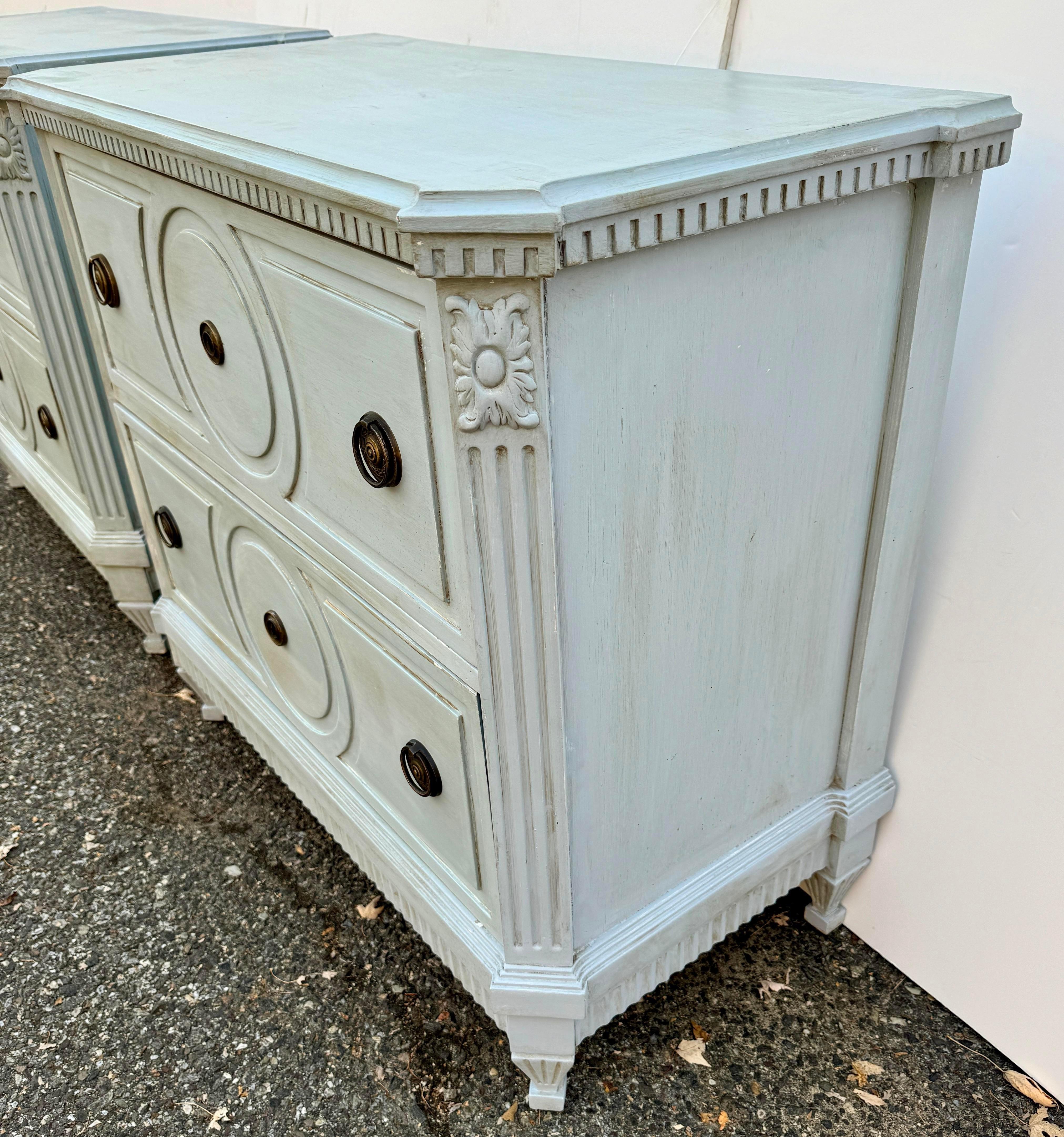 Brass Pair of Gustavian Style Blue Painted Chest of Drawers Commodes For Sale