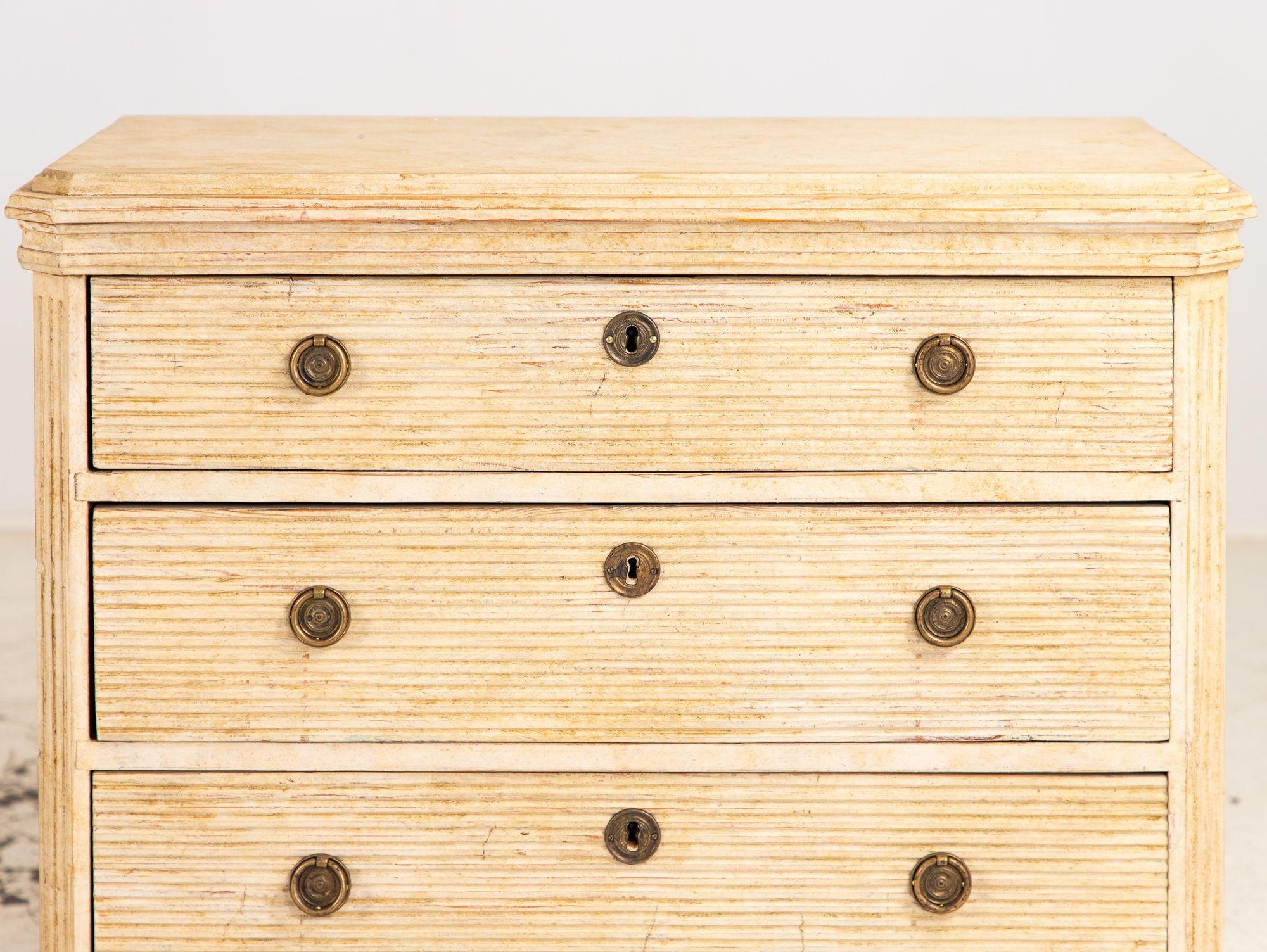 Pair of Gustavian Style Chests of Drawers, Early 20th C. For Sale 5
