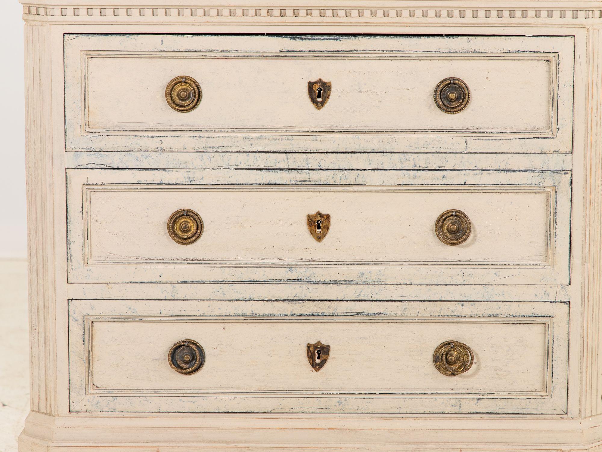 Pair of Gustavian Style Chests of Drawers, Early 20th C. For Sale 6