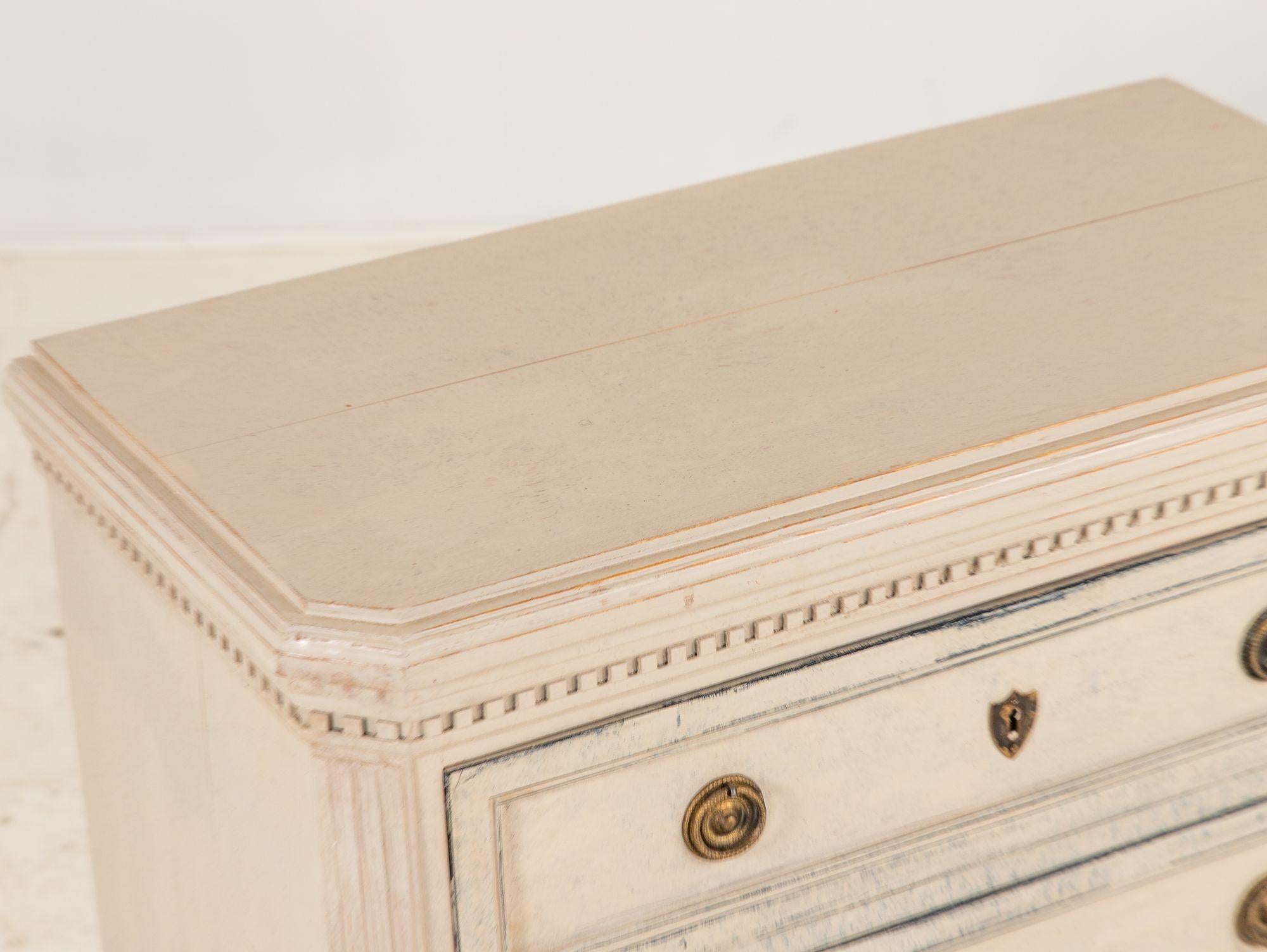 Pair of Gustavian Style Chests of Drawers, Early 20th C. For Sale 8