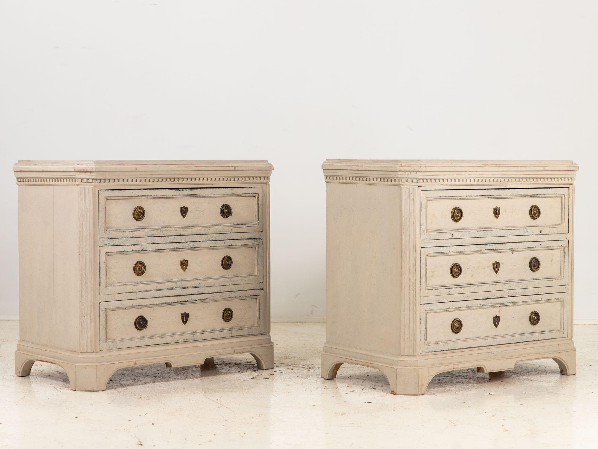 20th Century Pair of Gustavian Style Chests of Drawers, Early 20th C. For Sale