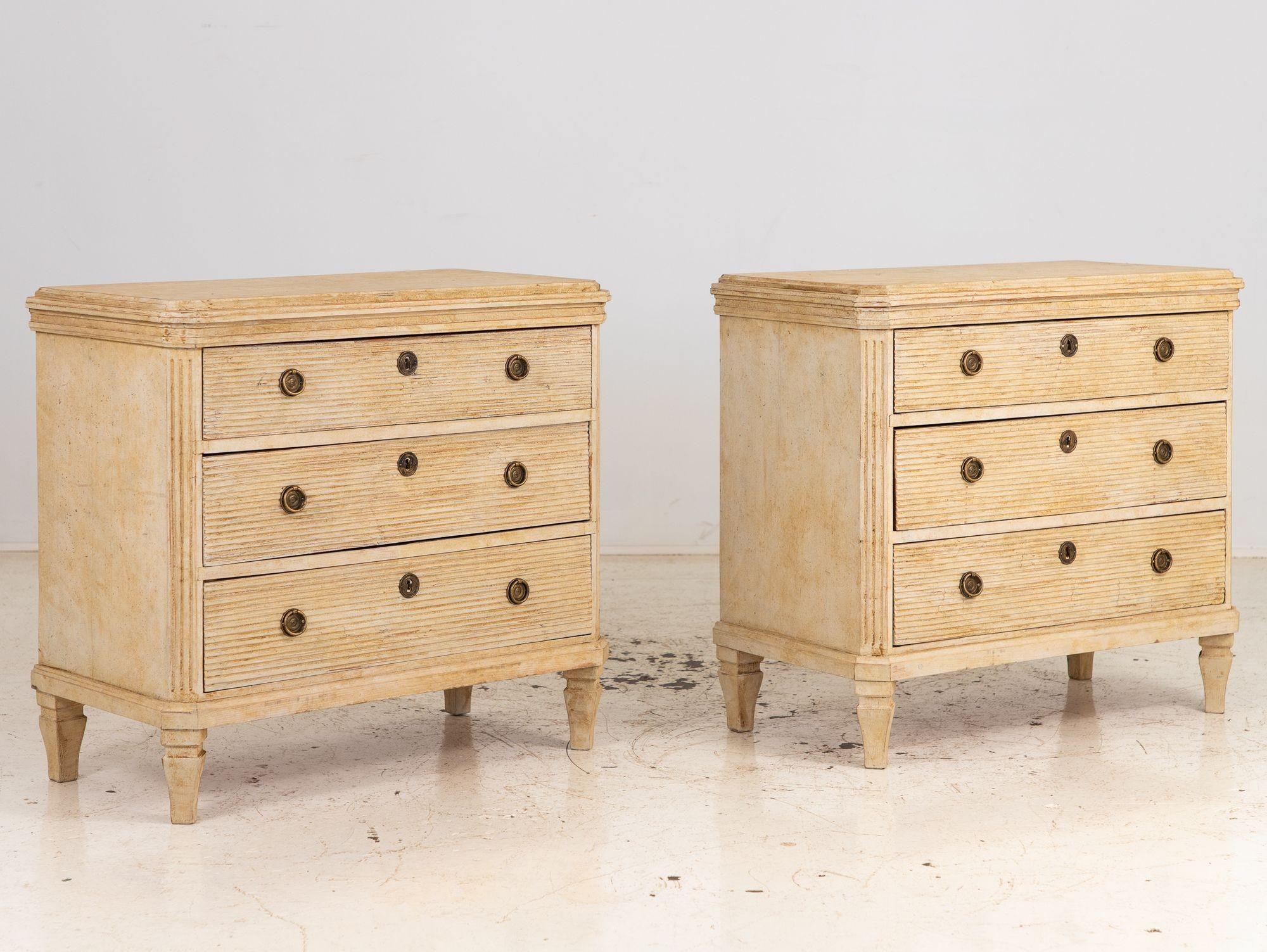 20th Century Pair of Gustavian Style Chests of Drawers, Early 20th C. For Sale
