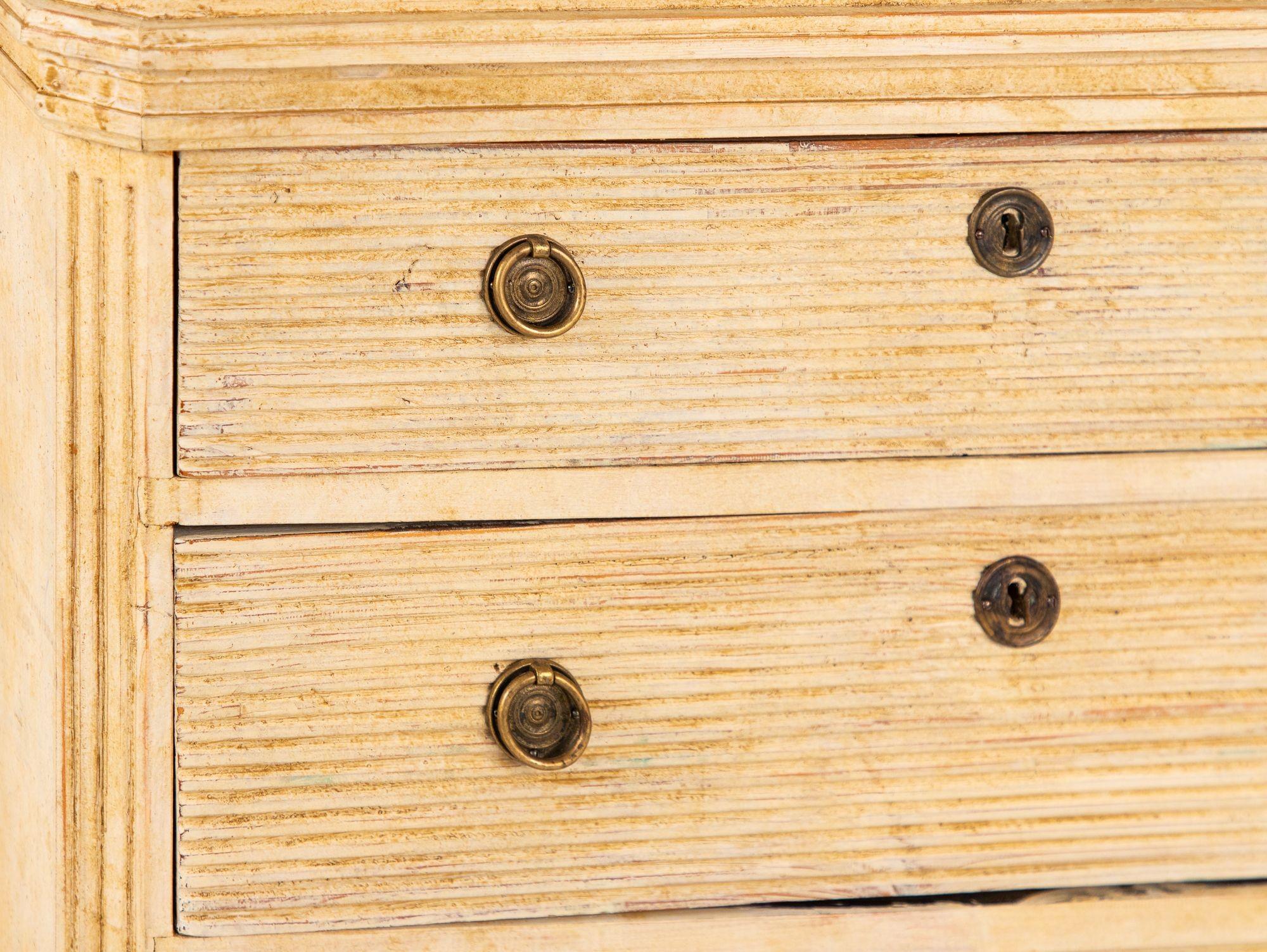 Pair of Gustavian Style Chests of Drawers, Early 20th C. For Sale 2