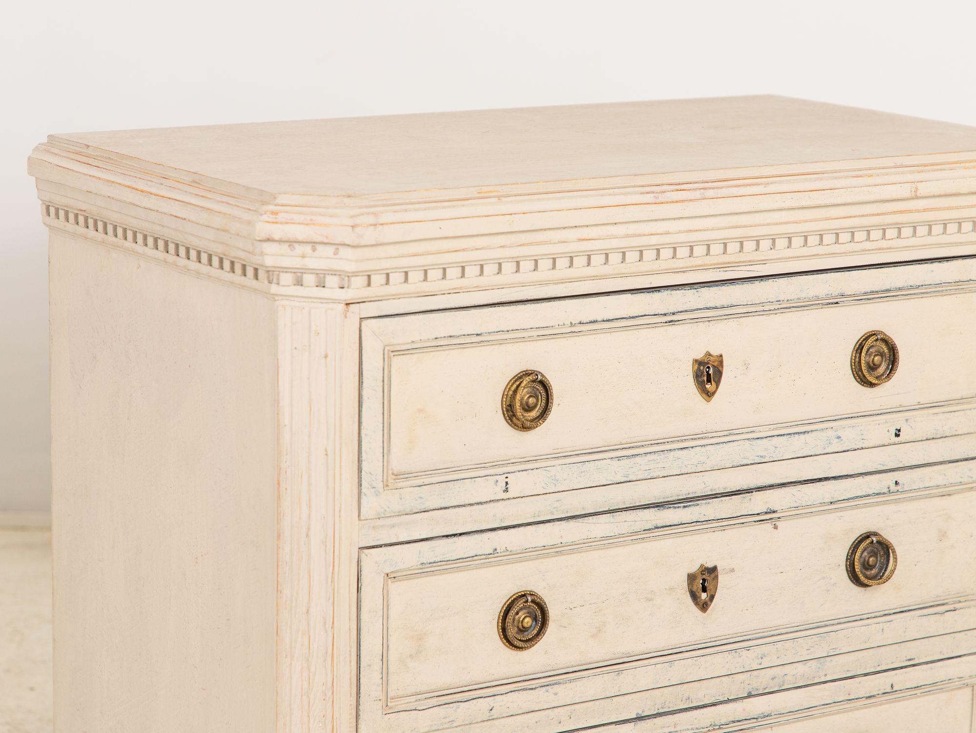 Pair of Gustavian Style Chests of Drawers, Early 20th C. For Sale 3