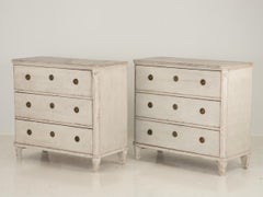 Paire de commodes de style gustavien