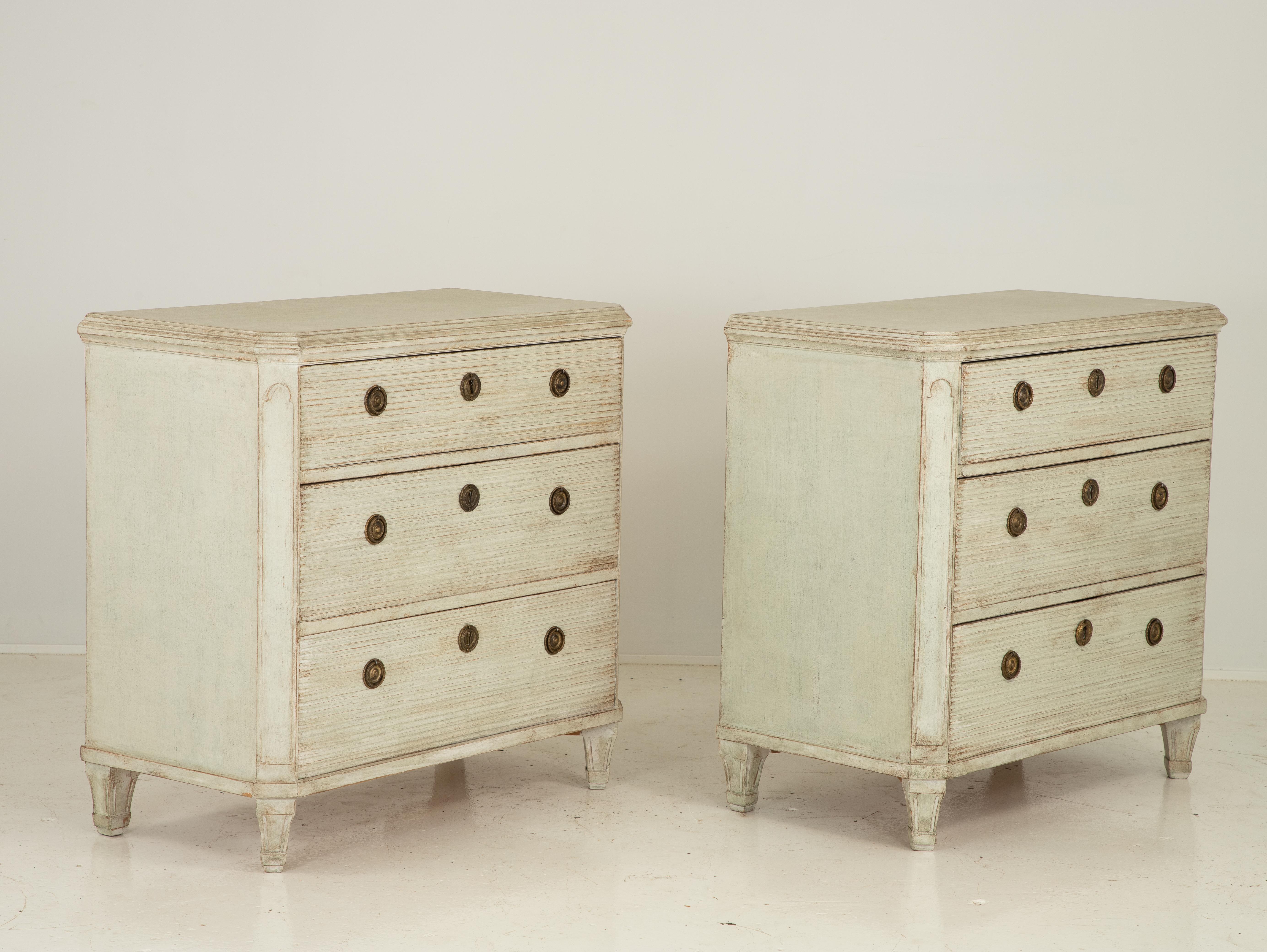 Pair of Gustavian Style Chests of Drawers In Good Condition In South Salem, NY