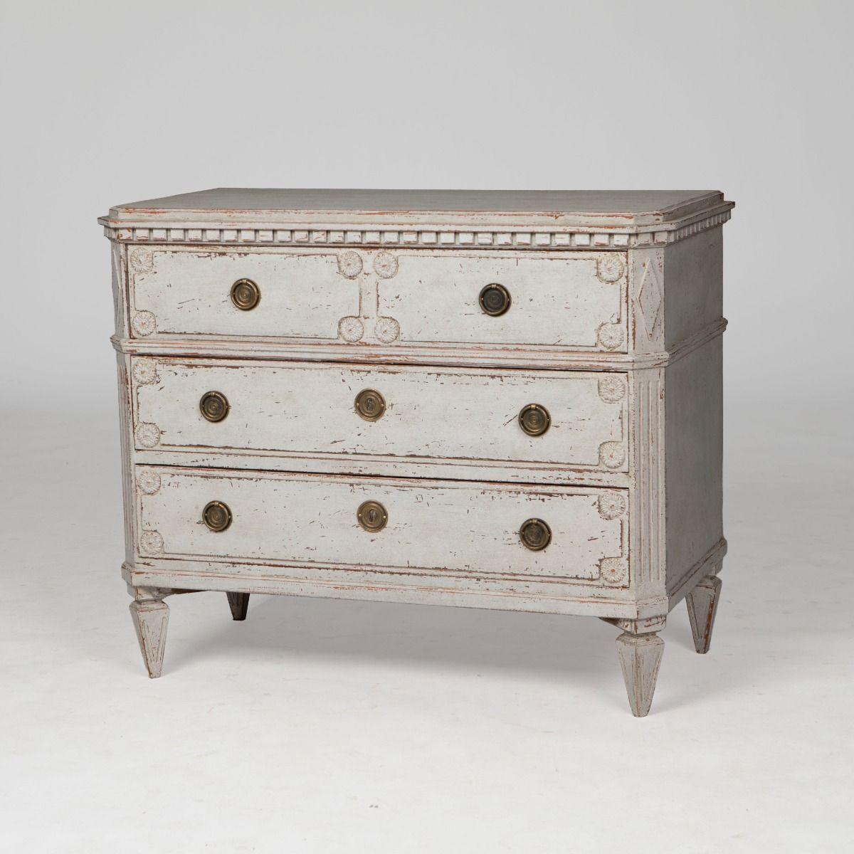 Coppia di commodes dipinte in stile gustaviano In condizioni buone in vendita a Kastrup, DK