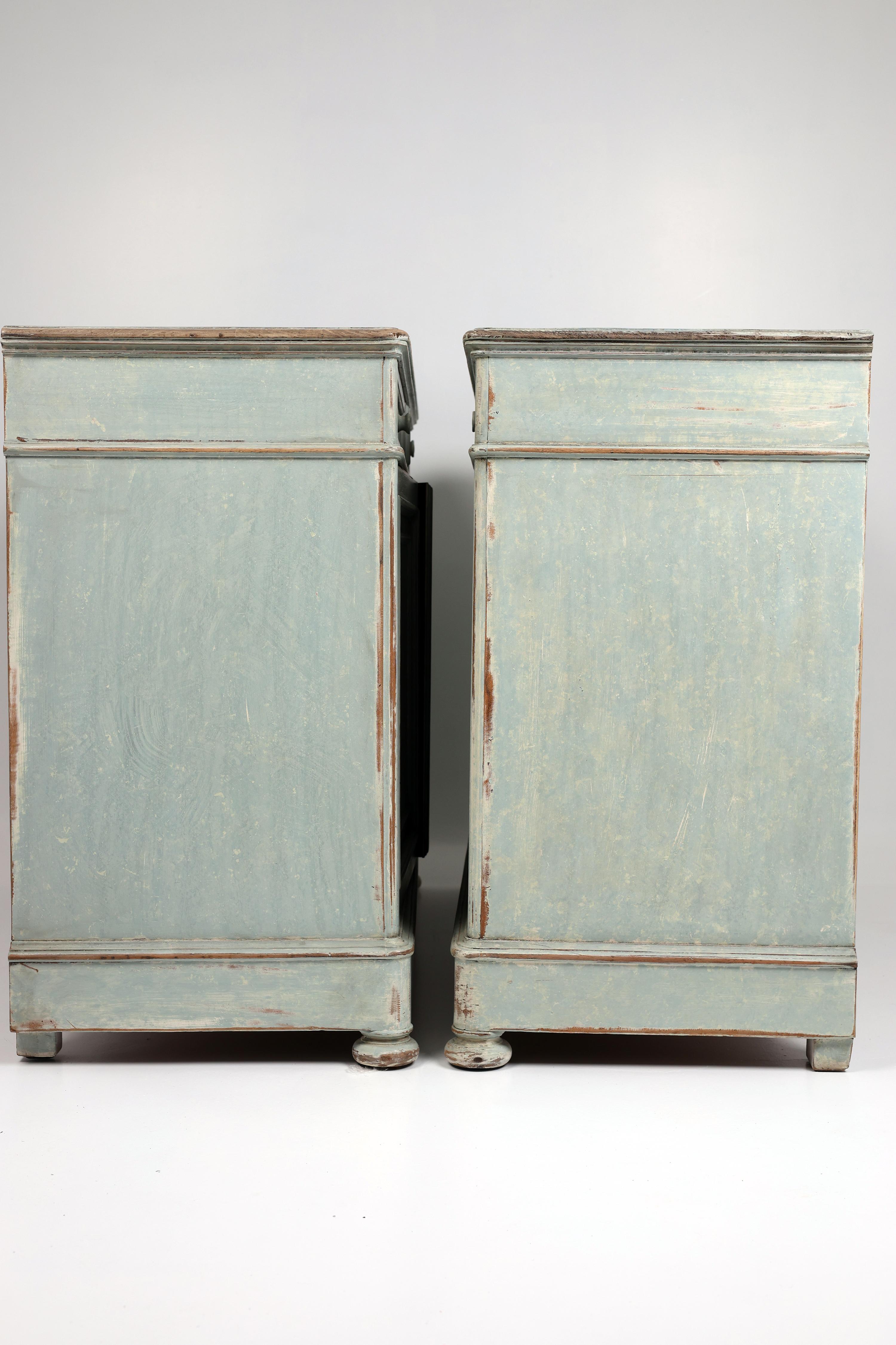 Coppia di credenze in stile gustaviano, Svezia, inizio XIX secolo in vendita 4