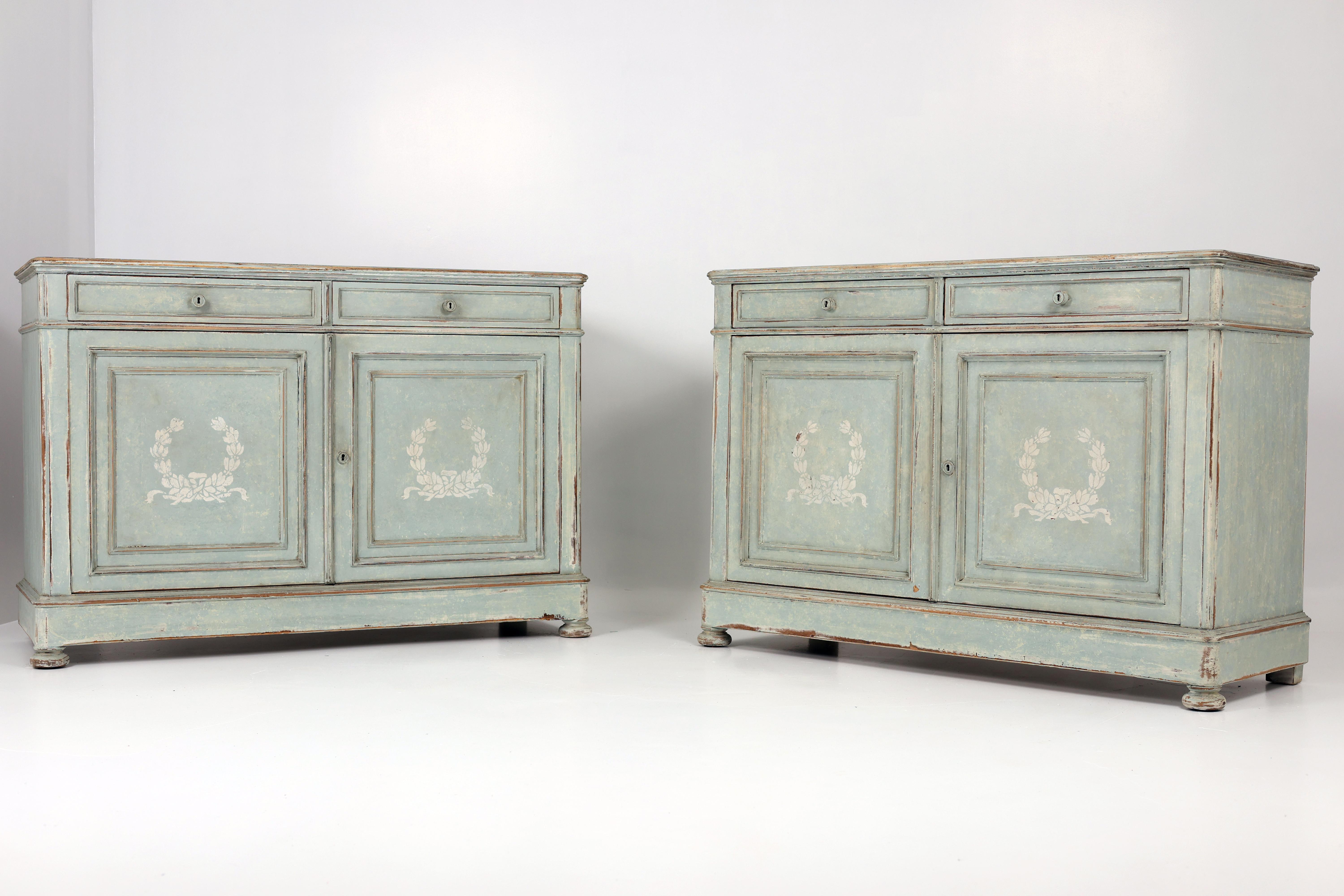 Coppia di credenze in stile gustaviano, Svezia, inizio XIX secolo


Questa raffinata coppia di credenze in stile gustaviano incarna perfettamente la calma eleganza e le proporzioni armoniose caratteristiche del Neoclassicismo svedese dell'inizio del