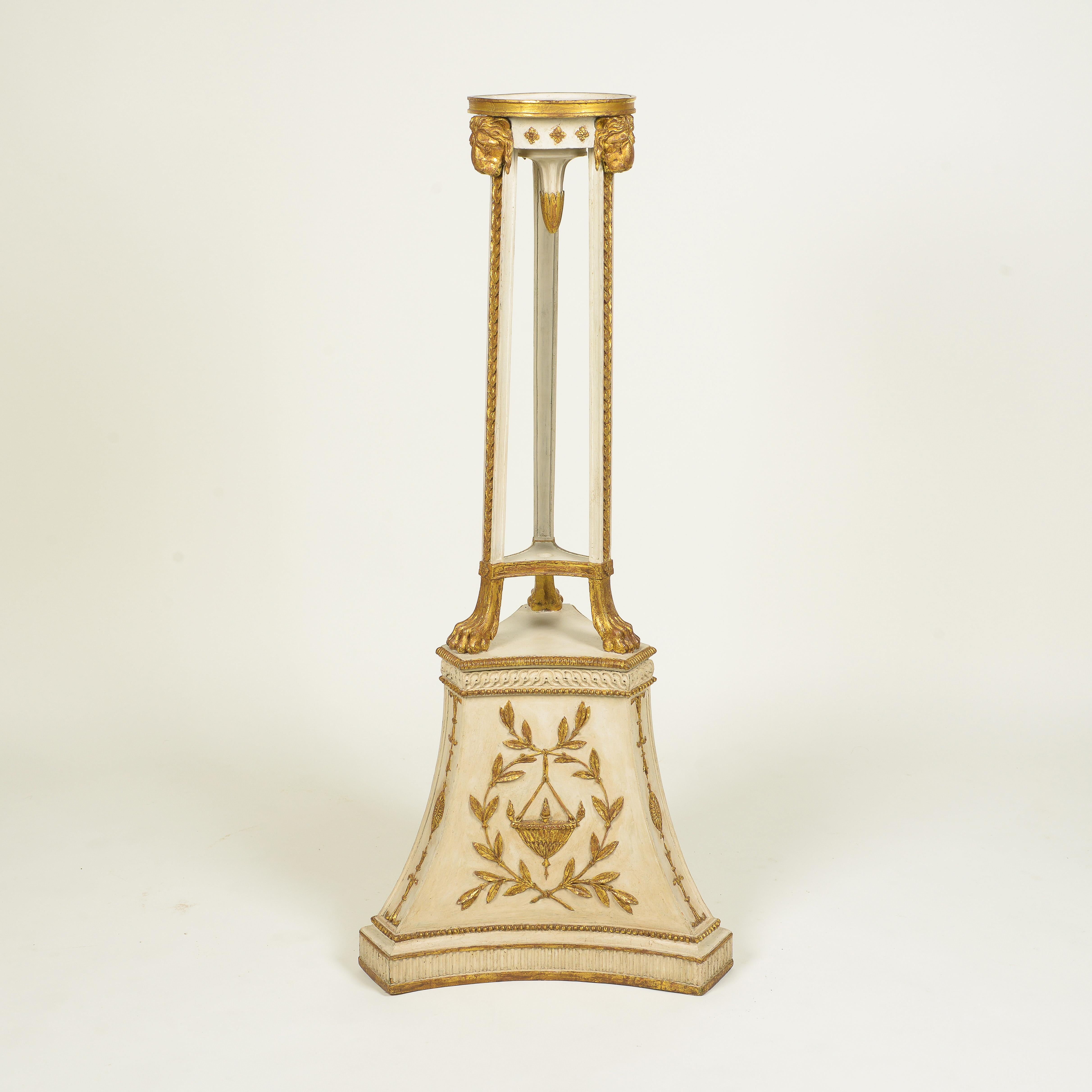 Pair of Gustavian White and Parcel Gilt Torcheres In Good Condition For Sale In New York, NY