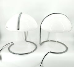 Pair of Guzzini Shell table lamps by Luigi Massoni & Lucian Bottura, 1960s