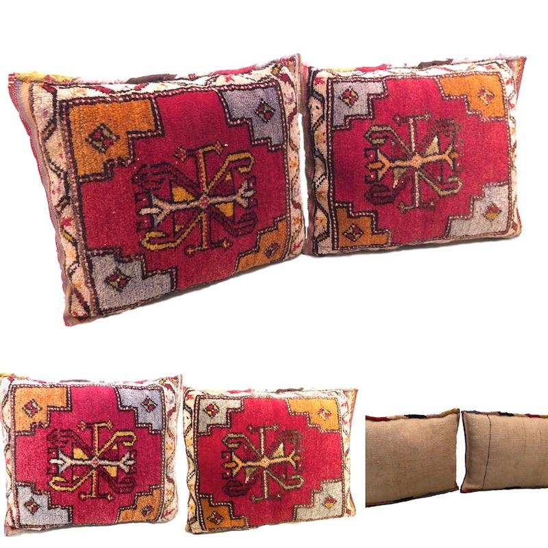 Paire de coussins de broderie de sacs à sel ou de tapis orientaux turcs gitans en vente 3