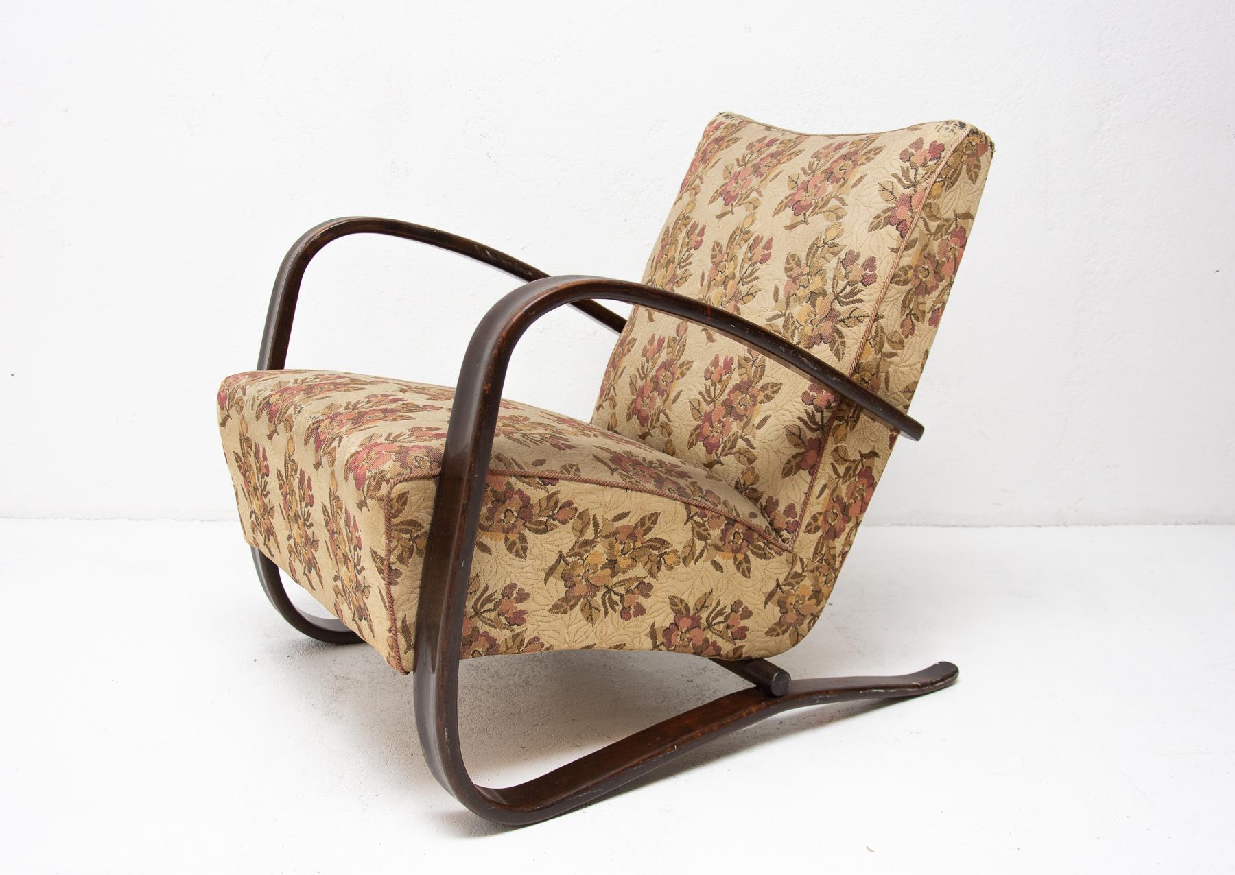 Pair of H-269 Armchairs Designed by Jindrich Halabala, 1930s 3