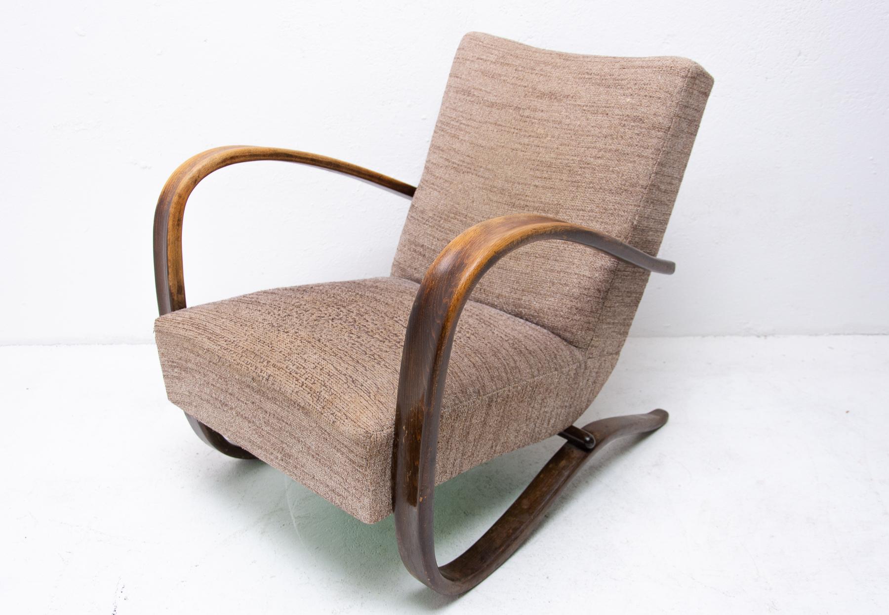 Pair of H-269 Armchairs Designed by Jindrich Halabala, 1930s 3