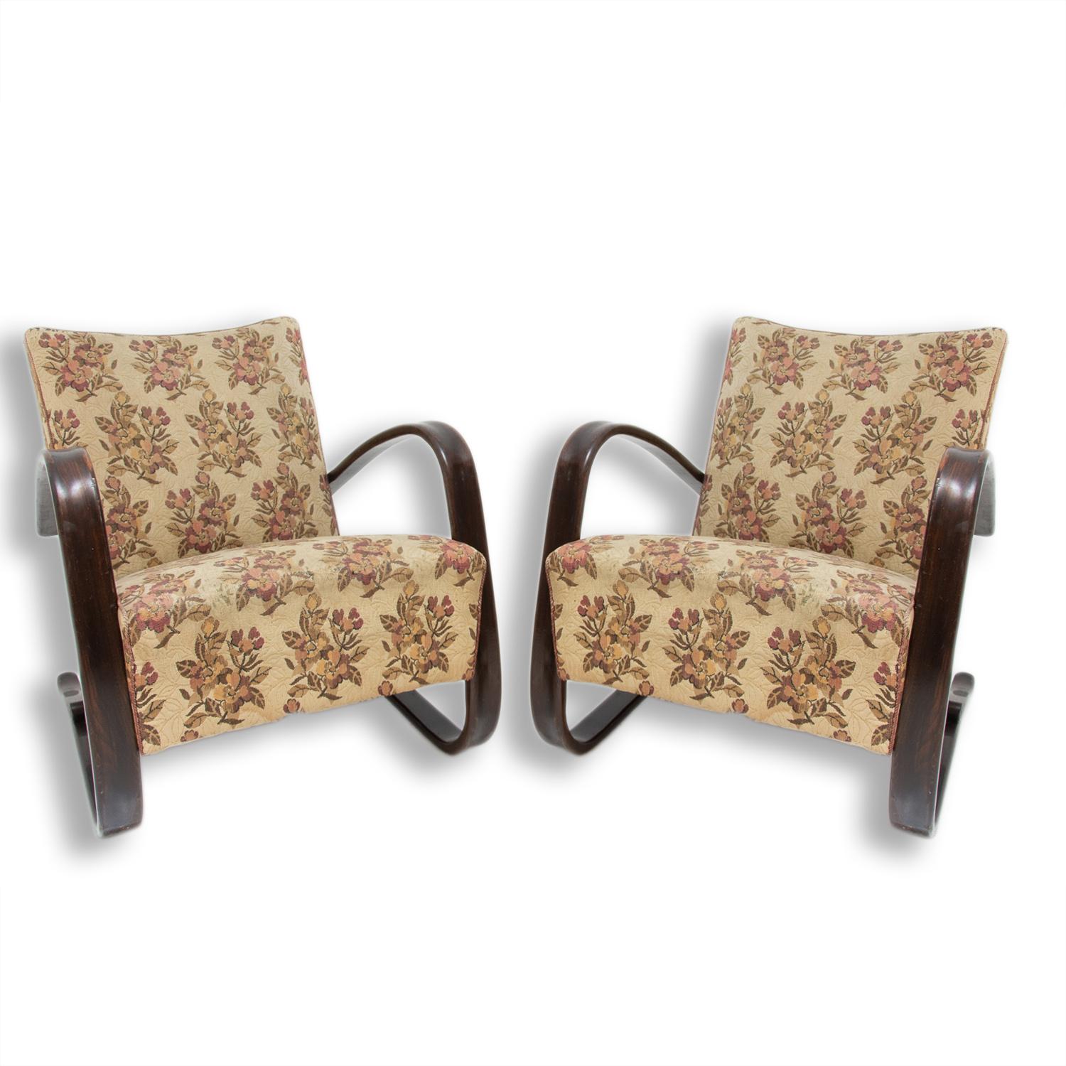 Mid-20th Century Pair of H-269 Armchairs Designed by Jindrich Halabala, 1930s
