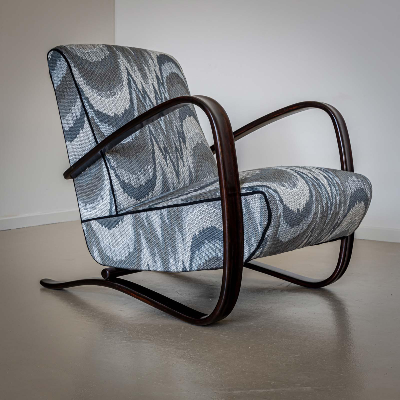 Pair of H-269 Lounge Chairs by Jindřich Halabala, Czech Republic 1930s im Angebot 5