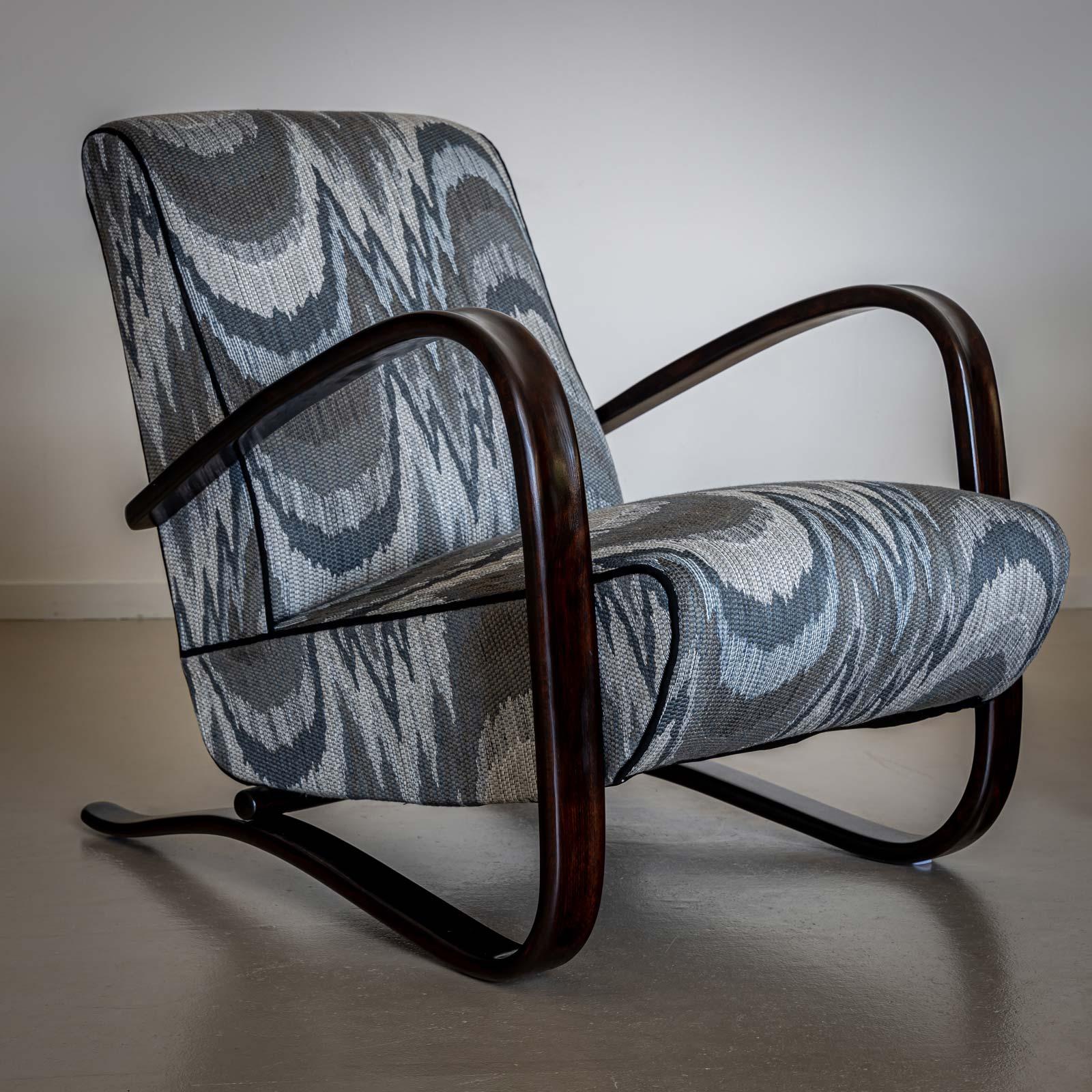 Pair of H-269 Lounge Chairs by Jindřich Halabala, Czech Republic 1930s (Tschechisch) im Angebot