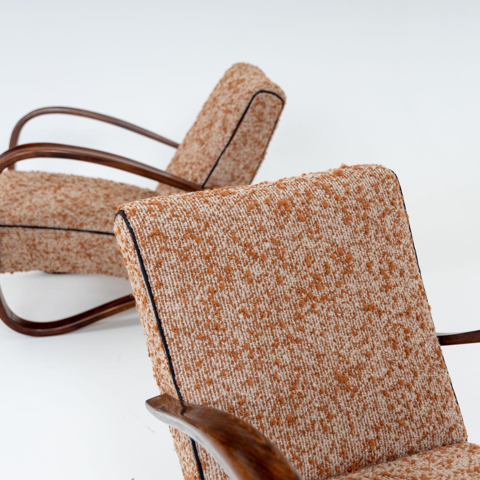 Mid-20th Century Pair of H-269 Lounge Chairs by Jindřich Halabala, Czech Republic 1930s For Sale