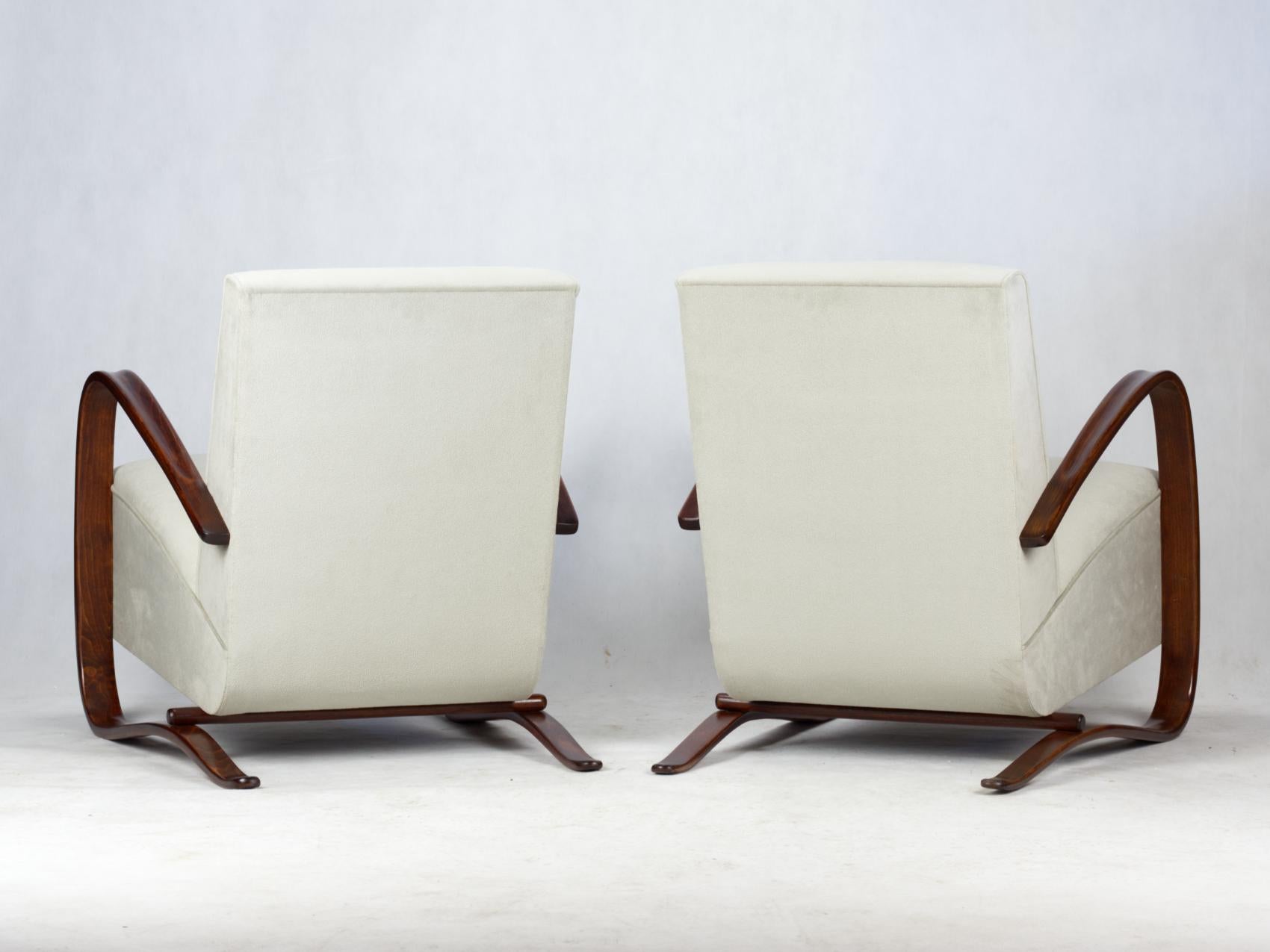 Mid-20th Century Pair of H 269 Lounge Chairs by Jindřich Halabala for Up Závody Brno, 1930s