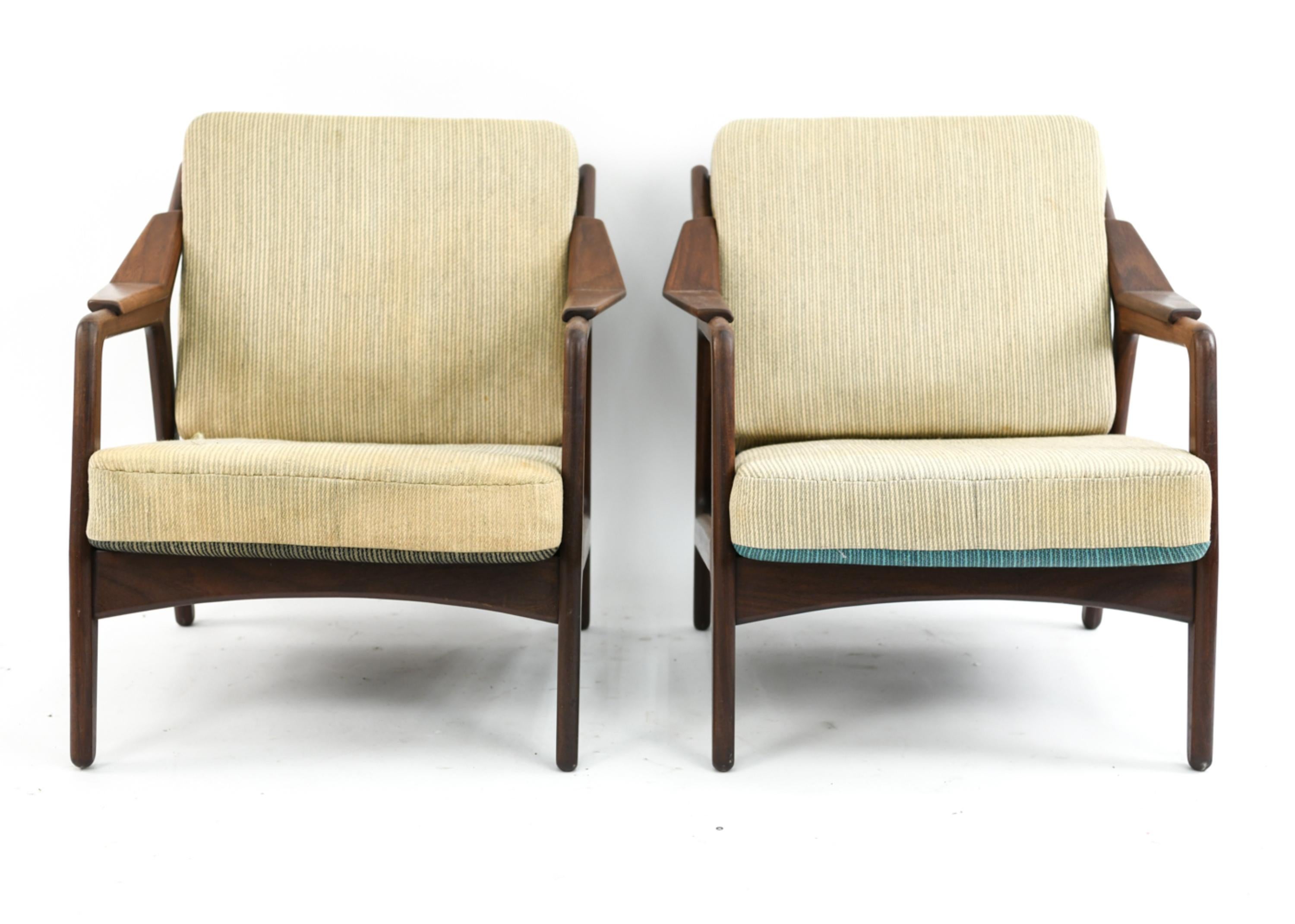 Pair of H. Brockmann-Petersen Danish Lounge Chairs 2