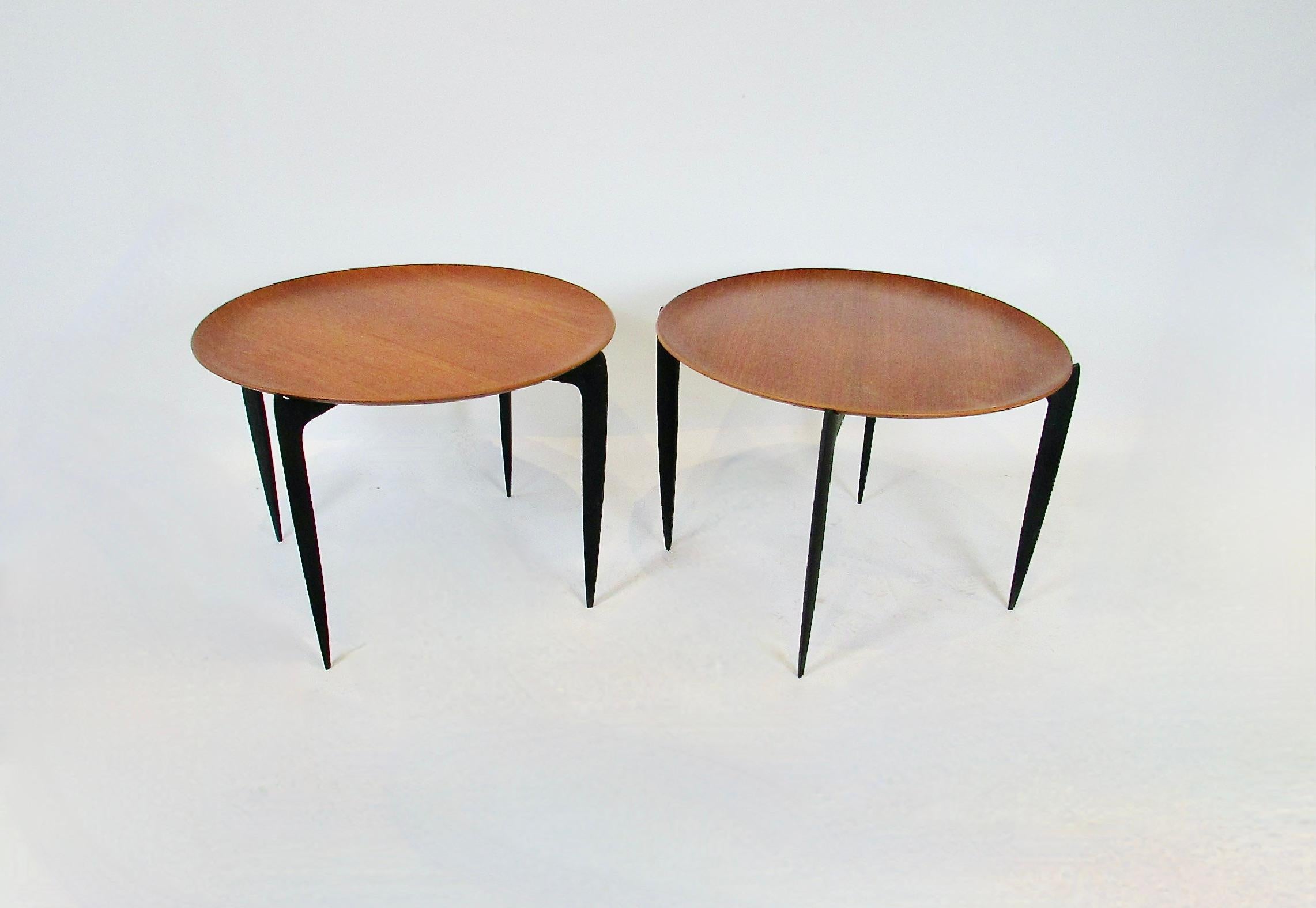 Lacquered Pair of H. Engholm and Svende Age Willumsen for Fritz Hansen portable tables For Sale