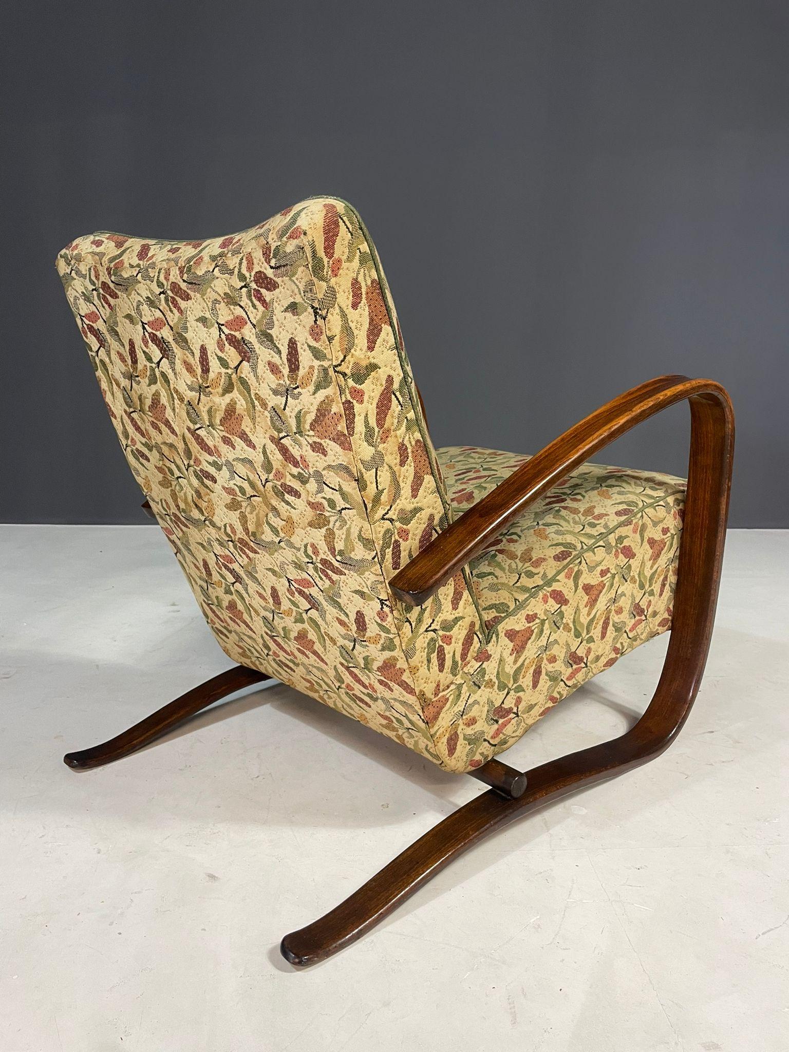 Pair of H269 Lounge Chairs by Jindřich Halabala, 1930s For Sale 5