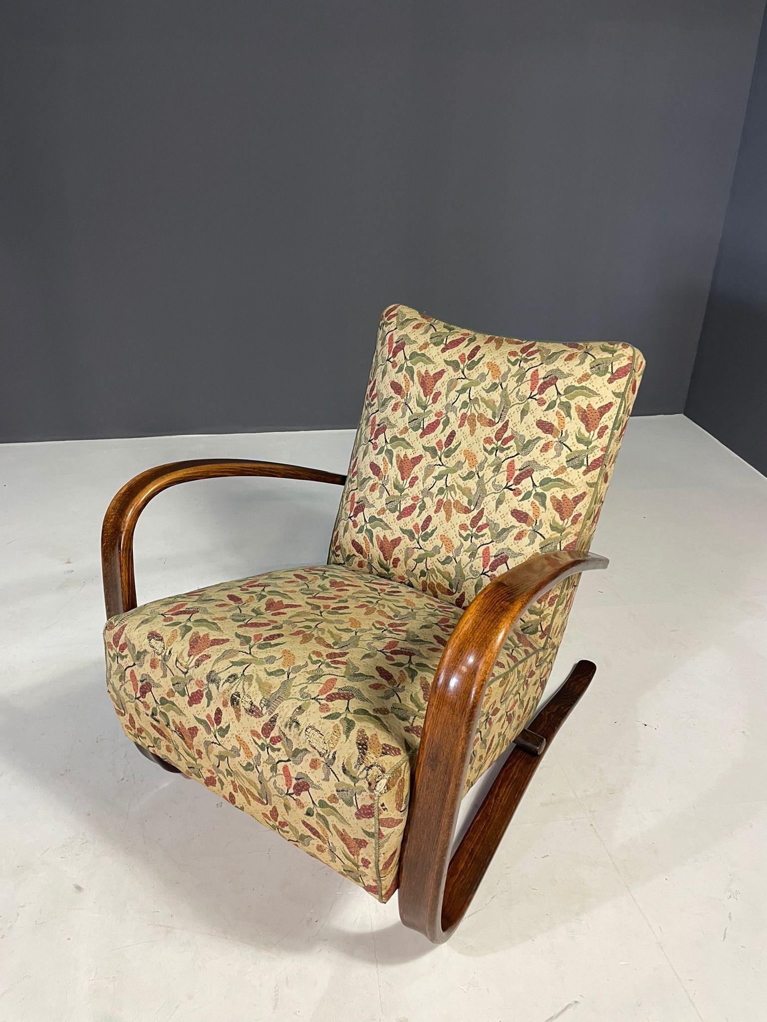 Pair of H269 Lounge Chairs by Jindřich Halabala, 1930s In Good Condition For Sale In Prague 8, CZ