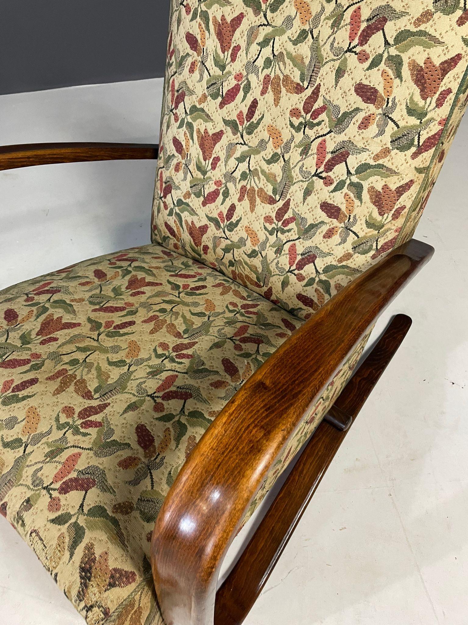 Mid-20th Century Pair of H269 Lounge Chairs by Jindřich Halabala, 1930s For Sale