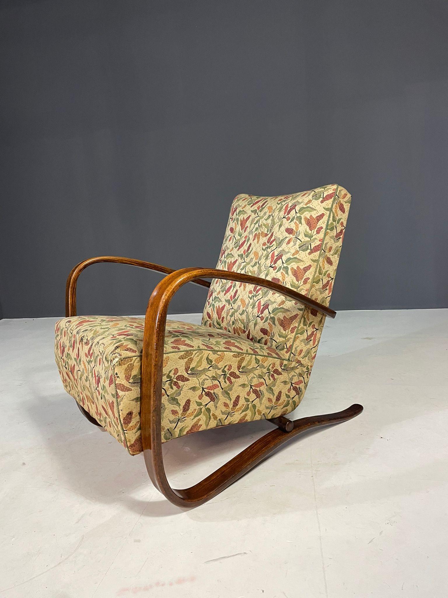 Upholstery Pair of H269 Lounge Chairs by Jindřich Halabala, 1930s For Sale