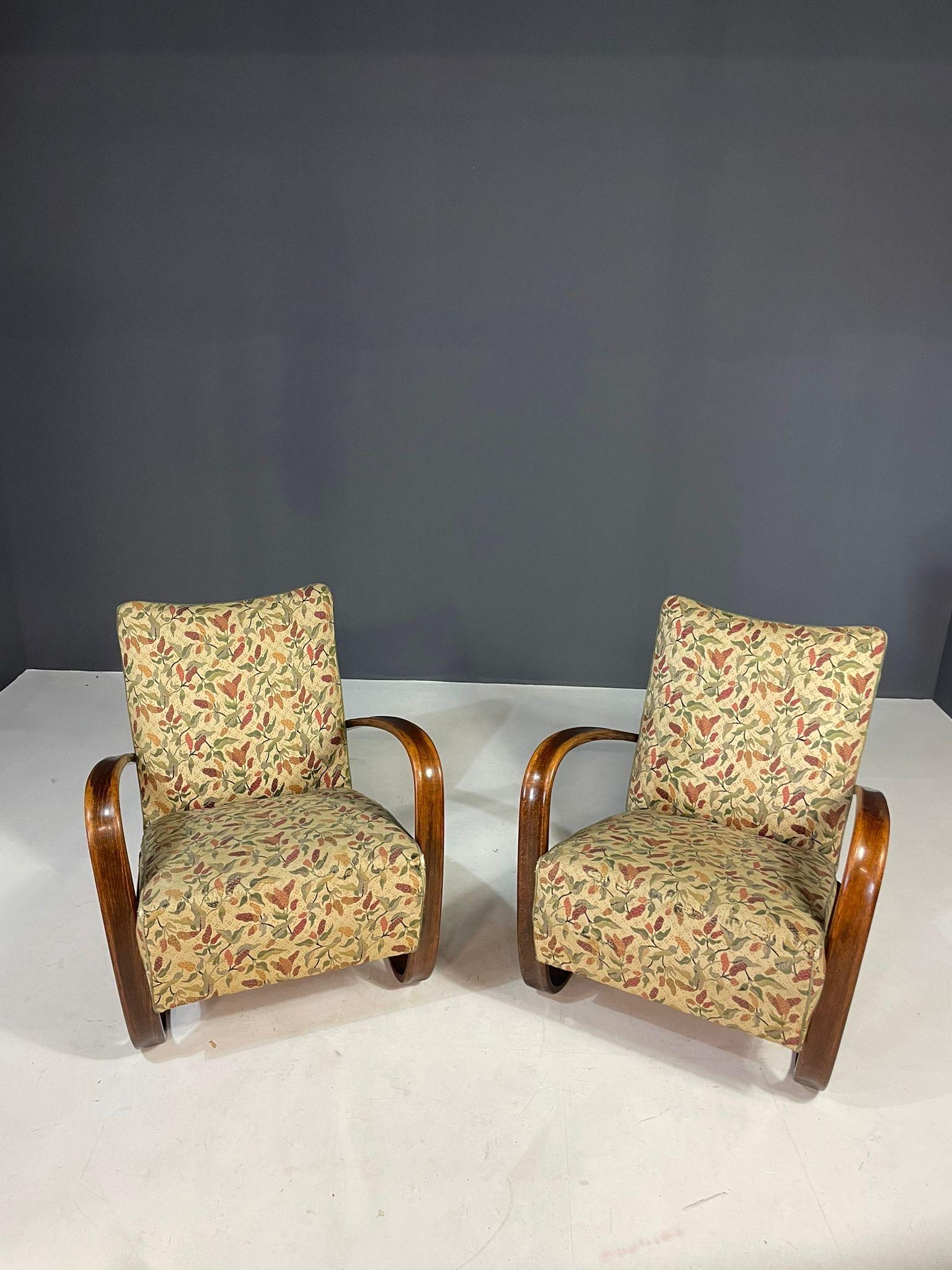 Pair of H269 Lounge Chairs by Jindřich Halabala, 1930s For Sale 1