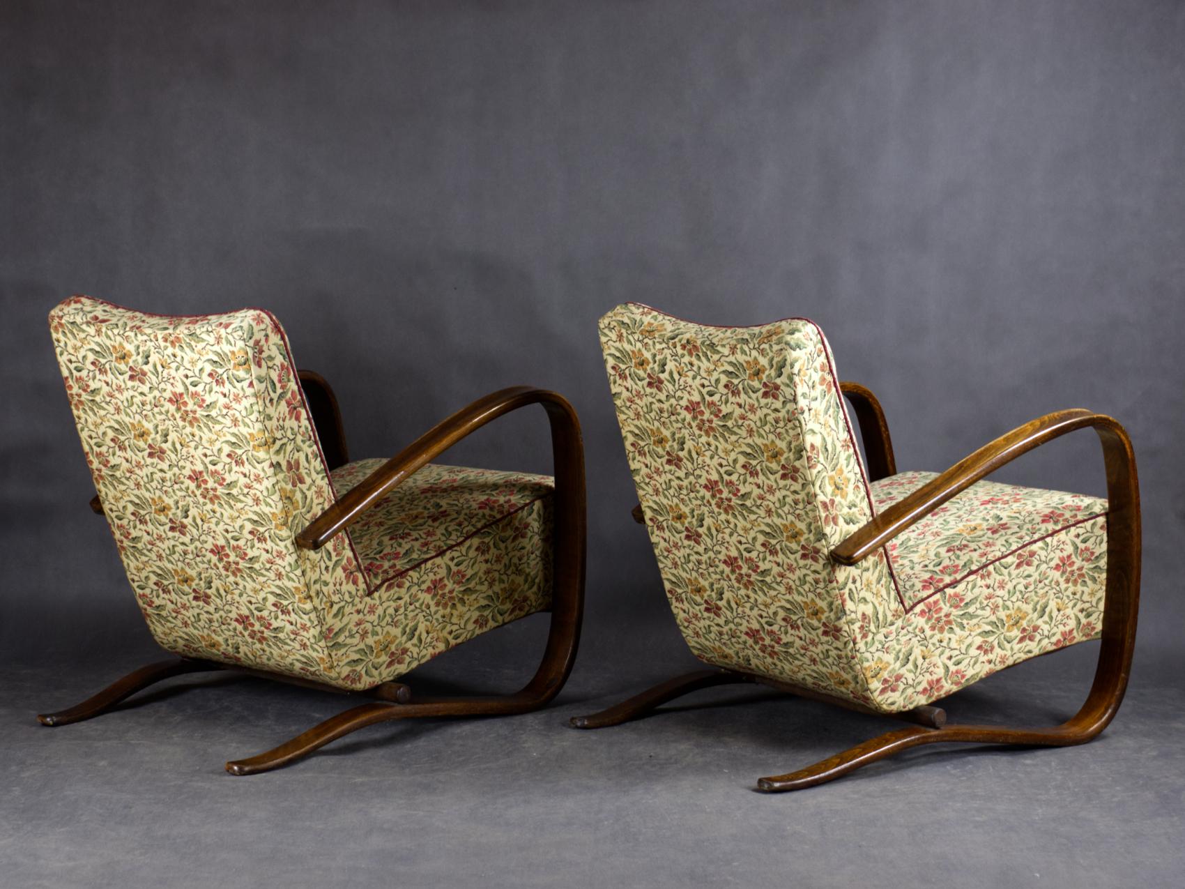 Czech Pair of H269 Lounge Chairs by Jindřich Halabala for Up Závody Brno, 1930s