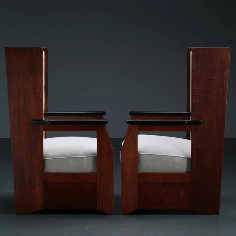 Pareja de sillones de respaldo alto de la Escuela Haagse en venta 4