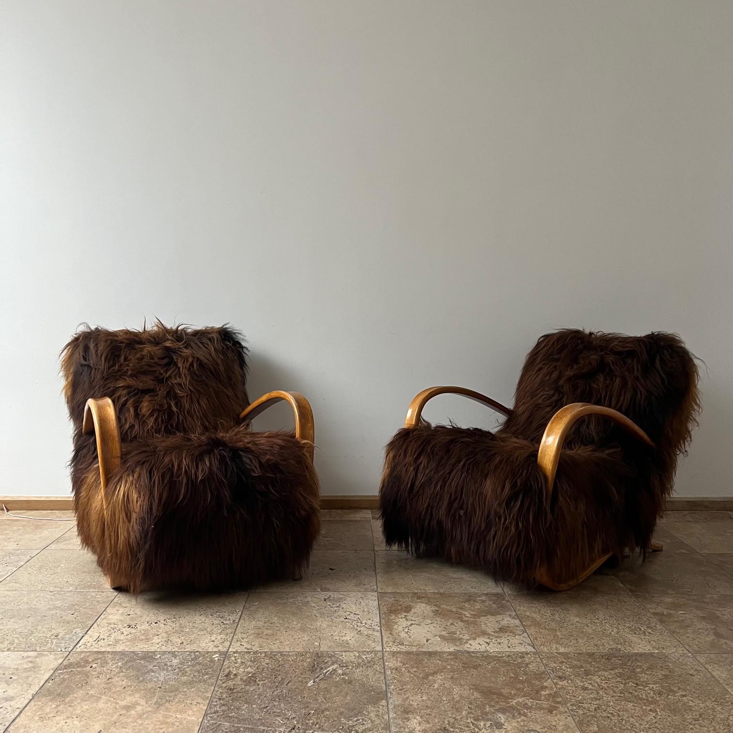 Pair of Halabala H-269 Mid-Century Sheepskin Armchairs In Good Condition In London, GB