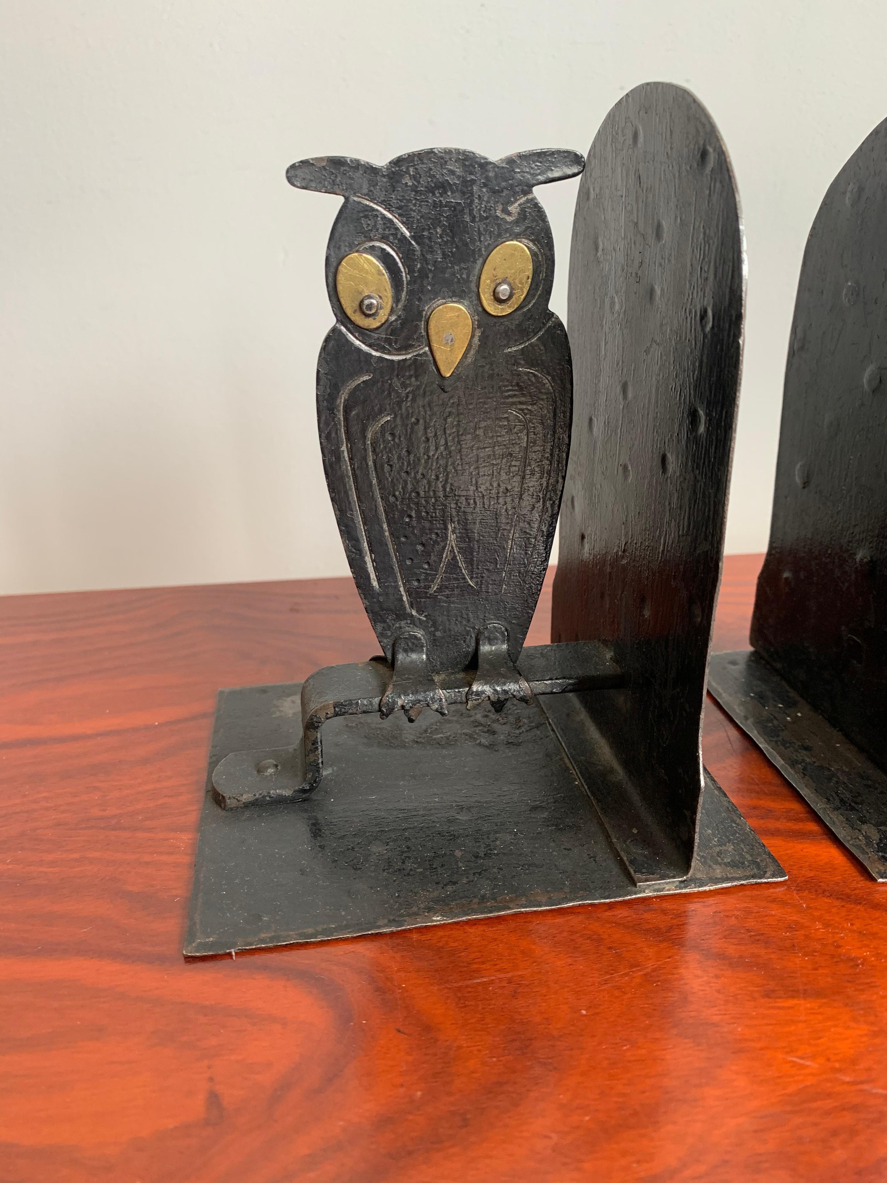 Pair of Hammered Arts & Crafts Blacked Metal Owl Bookends by Goberg, Hugo Berger For Sale 2