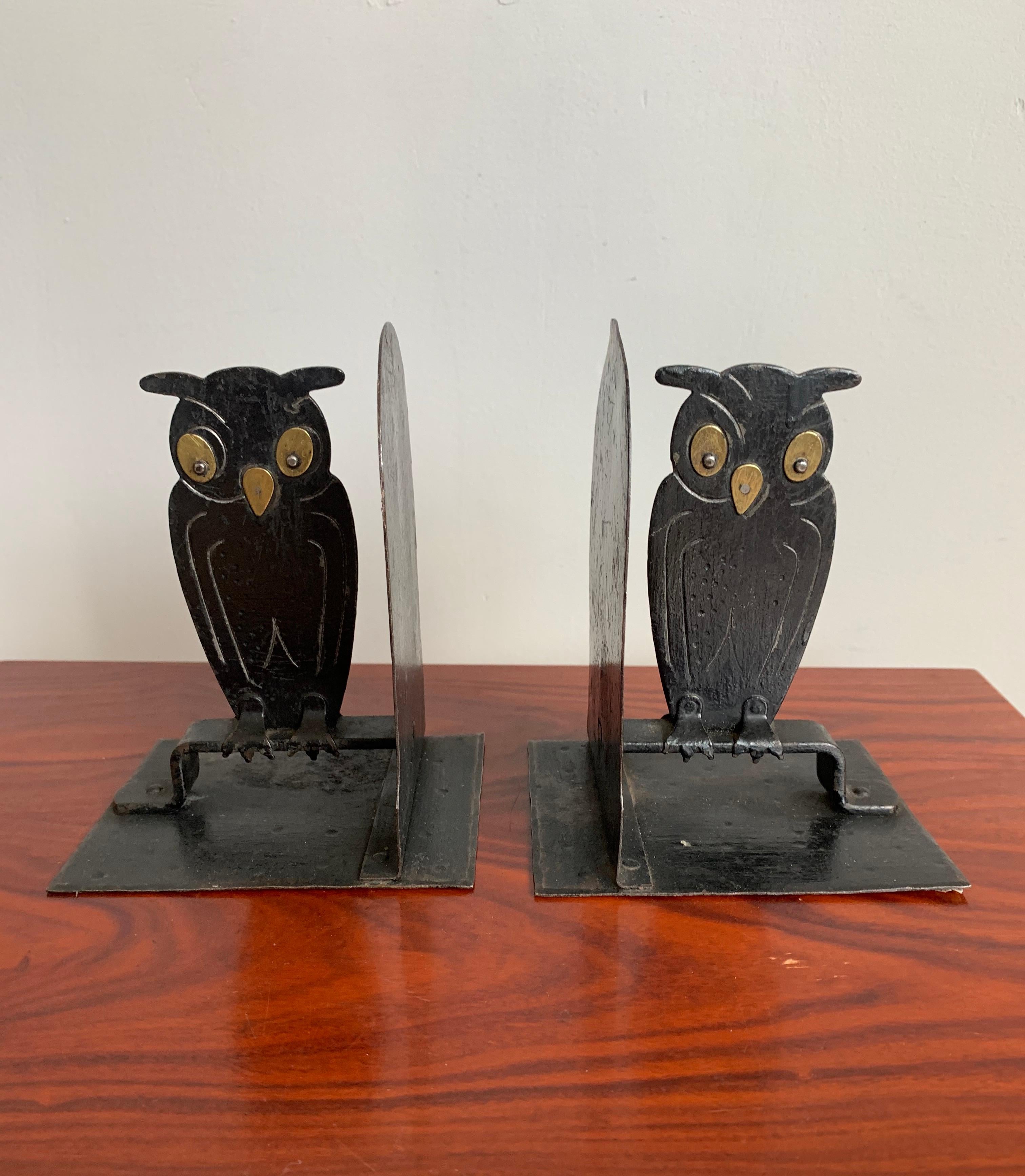 Pair of Hammered Arts & Crafts Blacked Metal Owl Bookends by Goberg, Hugo Berger For Sale 3