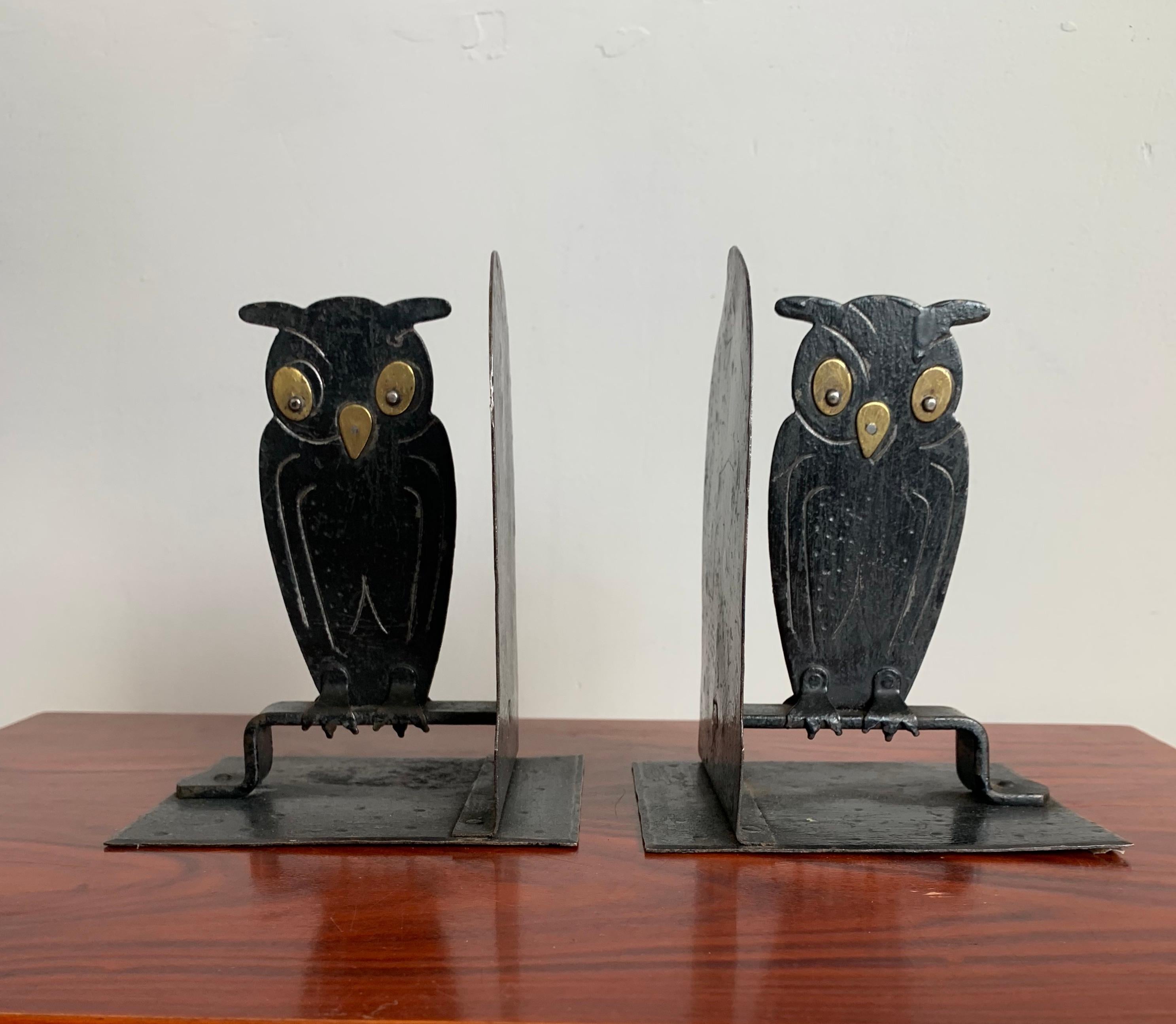 Artistic pair of bookends by famous German metal worker.

These rare and double sided 'Goberg' owl bookends are in good condition. They have a marvelous black finish which makes their eyes stand out even more. These top quality pieces of workmanship