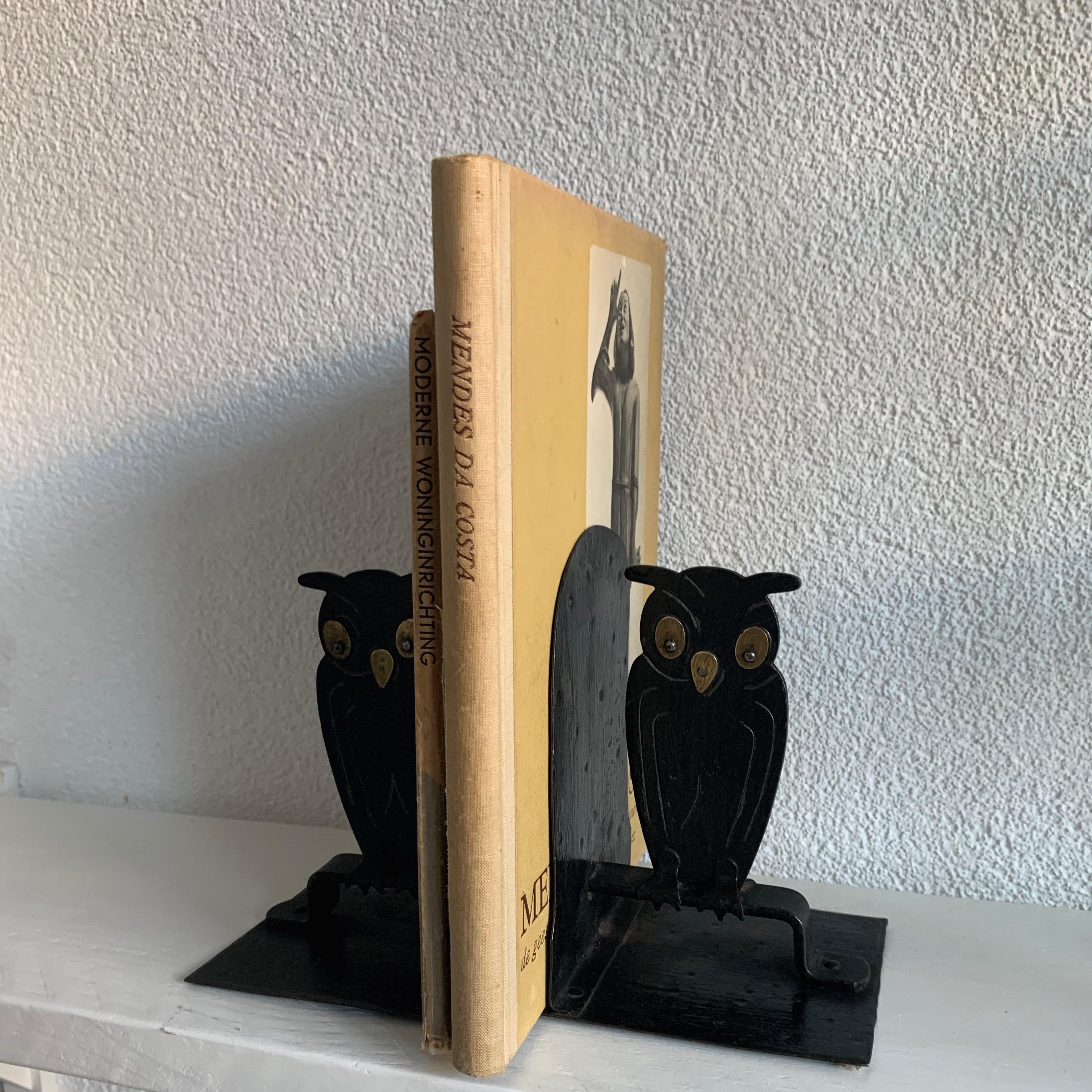 Pair of Hammered Arts & Crafts Blacked Metal Owl Bookends by Goberg, Hugo Berger For Sale 4