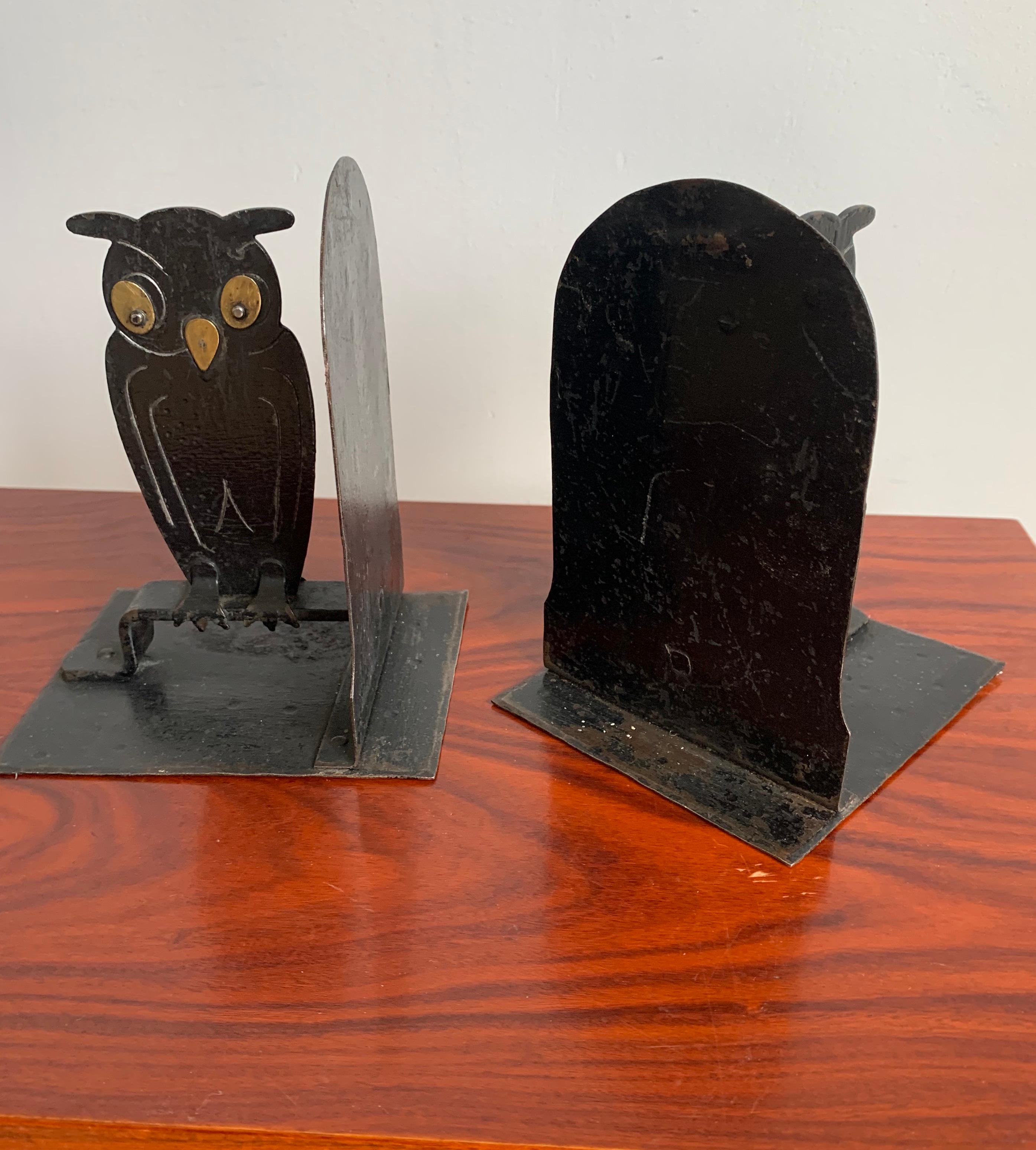 German Pair of Hammered Arts & Crafts Blacked Metal Owl Bookends by Goberg, Hugo Berger For Sale