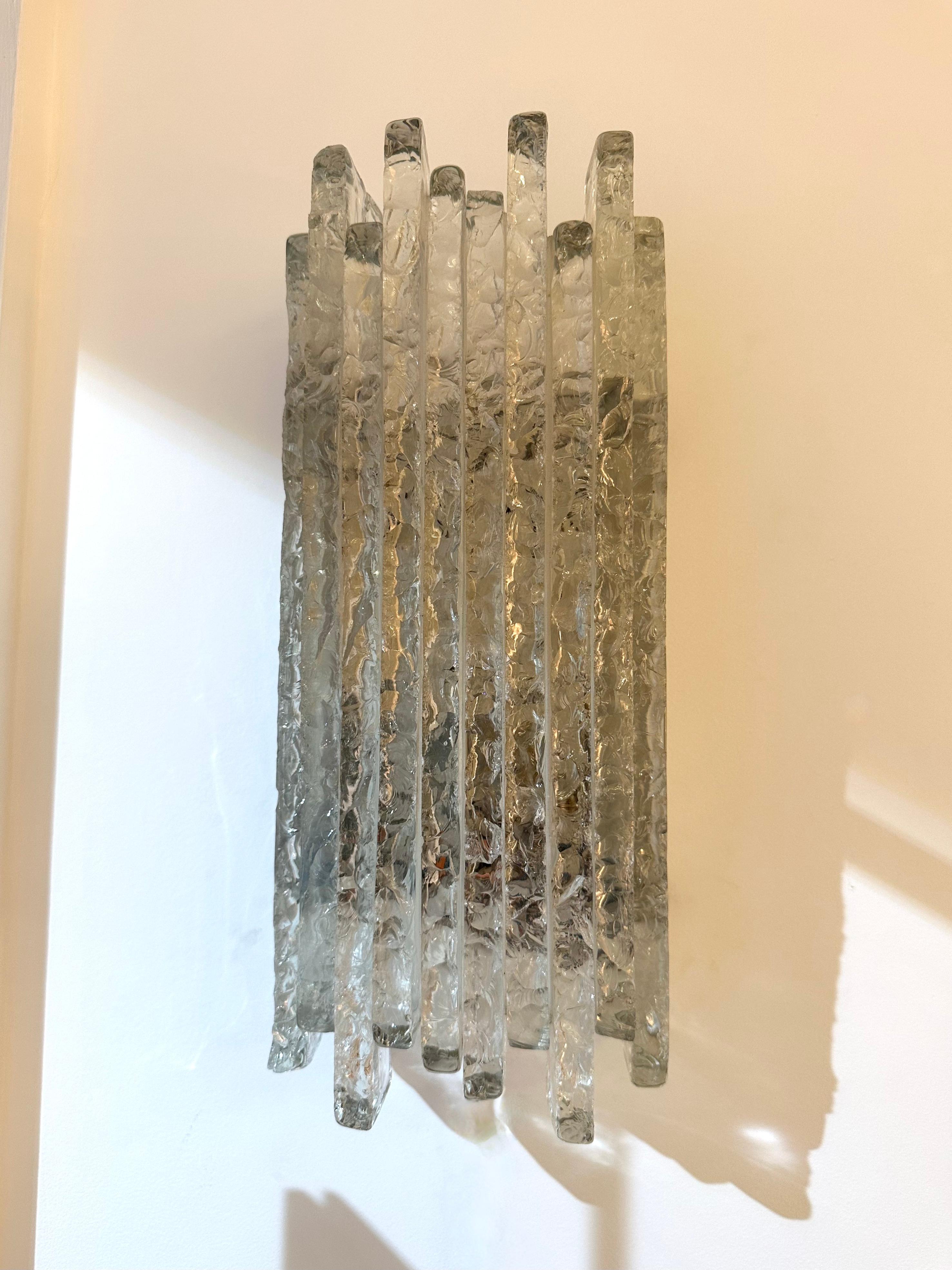 Pair of Hammered Glass Ice Sconces by Poliarte, Italy, 1970s For Sale 3