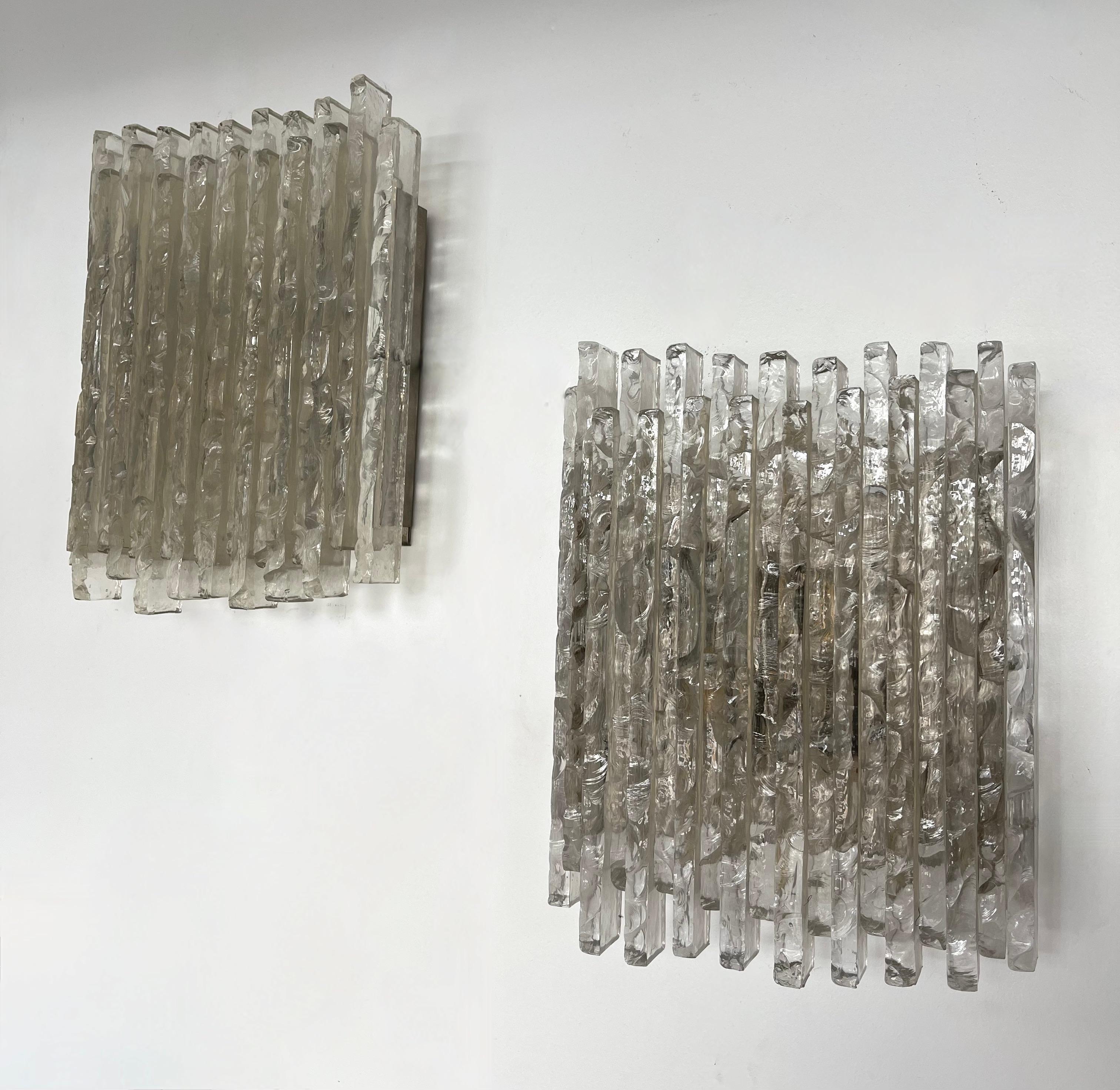 Pair of Hammered Glass Ice Sconces by Poliarte, Italy, 1970s 5
