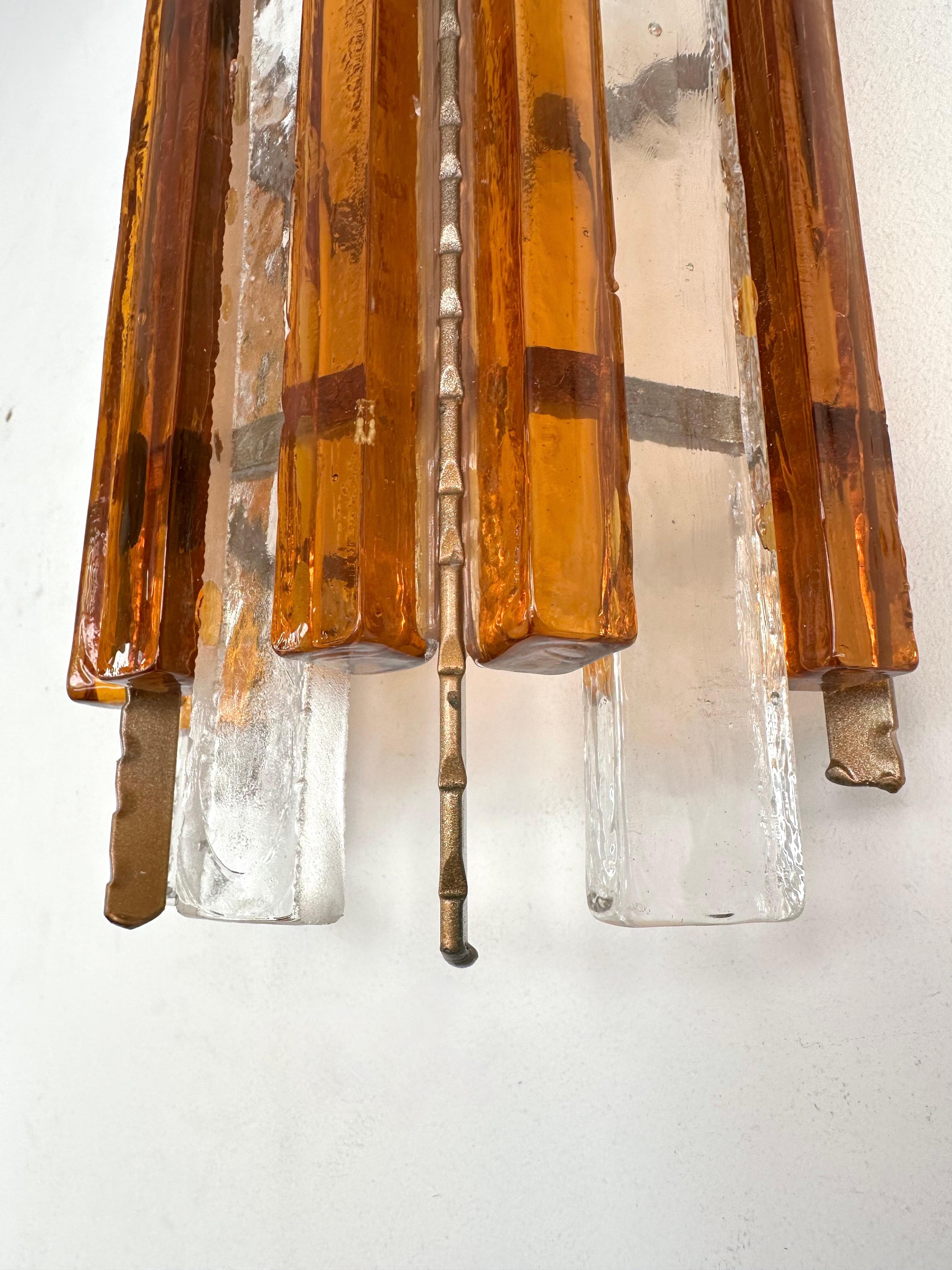 Paar schmiedeeiserne Wandleuchter aus gehämmertem Glas von Longobard, Italien, 1970er Jahre im Angebot 5