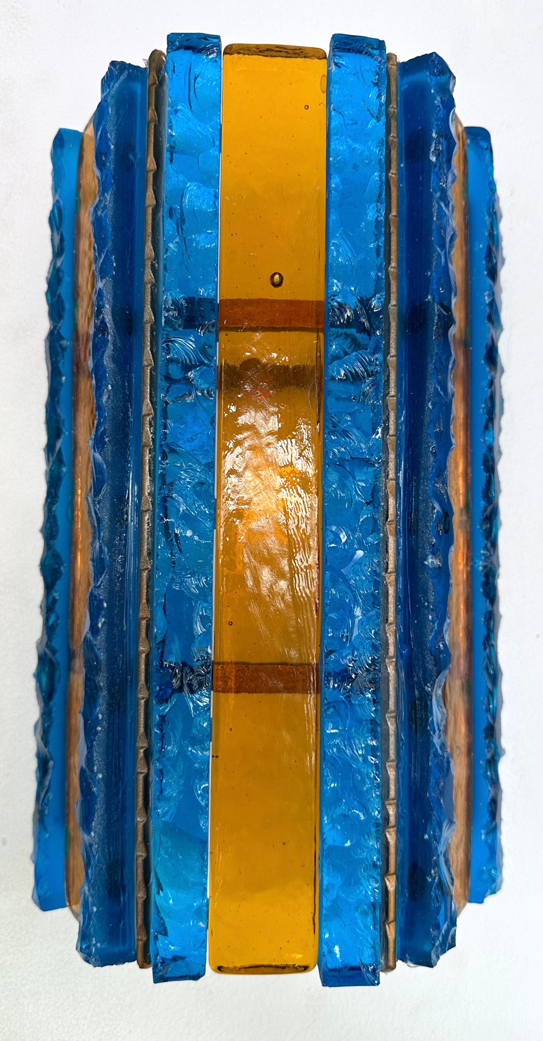 Paar schmiedeeiserne Wandleuchter aus gehämmertem Glas von Longobard, Italien, 1970er Jahre im Zustand „Gut“ im Angebot in SAINT-OUEN, FR