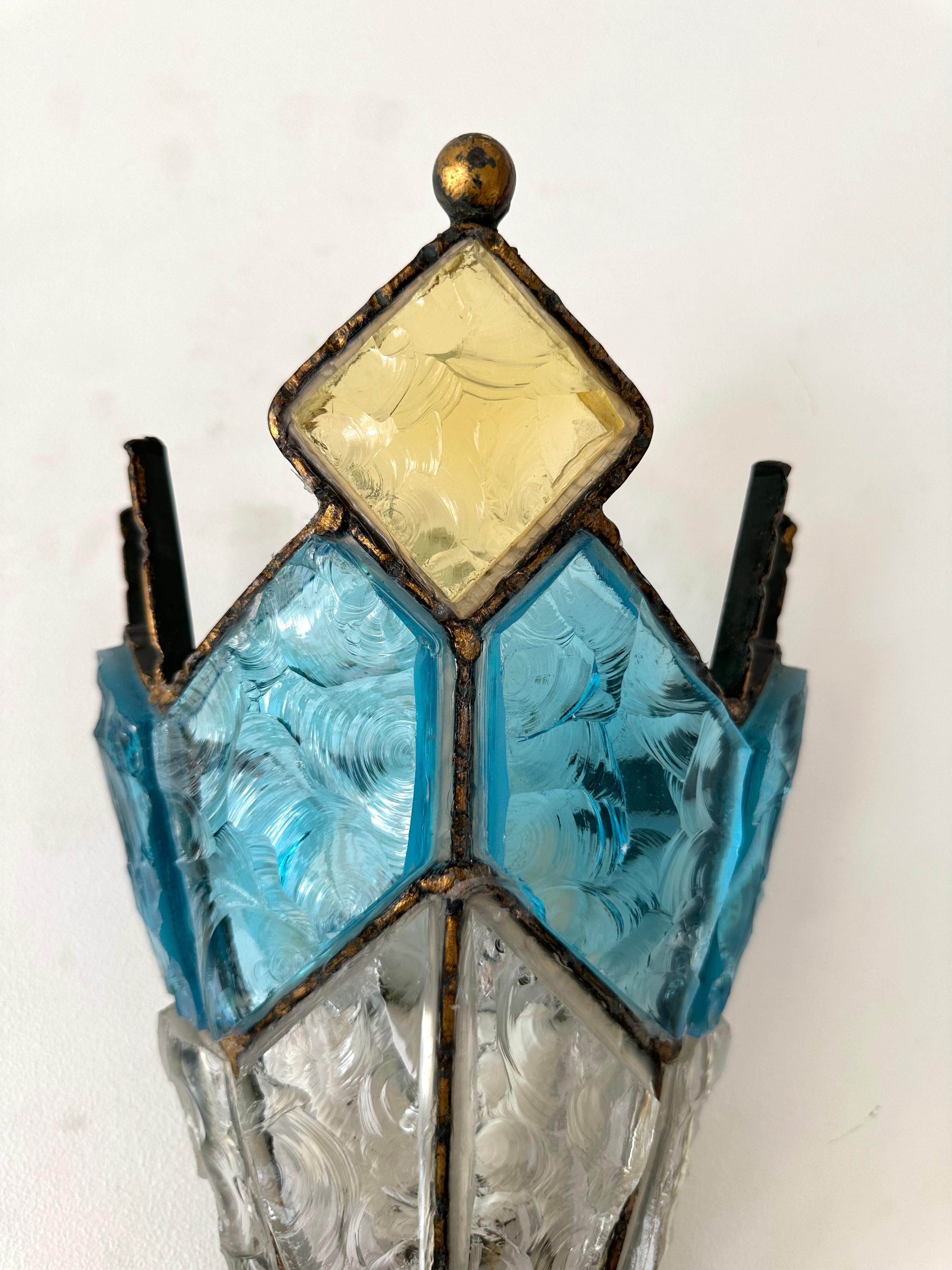 Paar schmiedeeiserne Wandleuchter aus gehämmertem Glas von Longobard, Italien, 1970er Jahre im Angebot 1