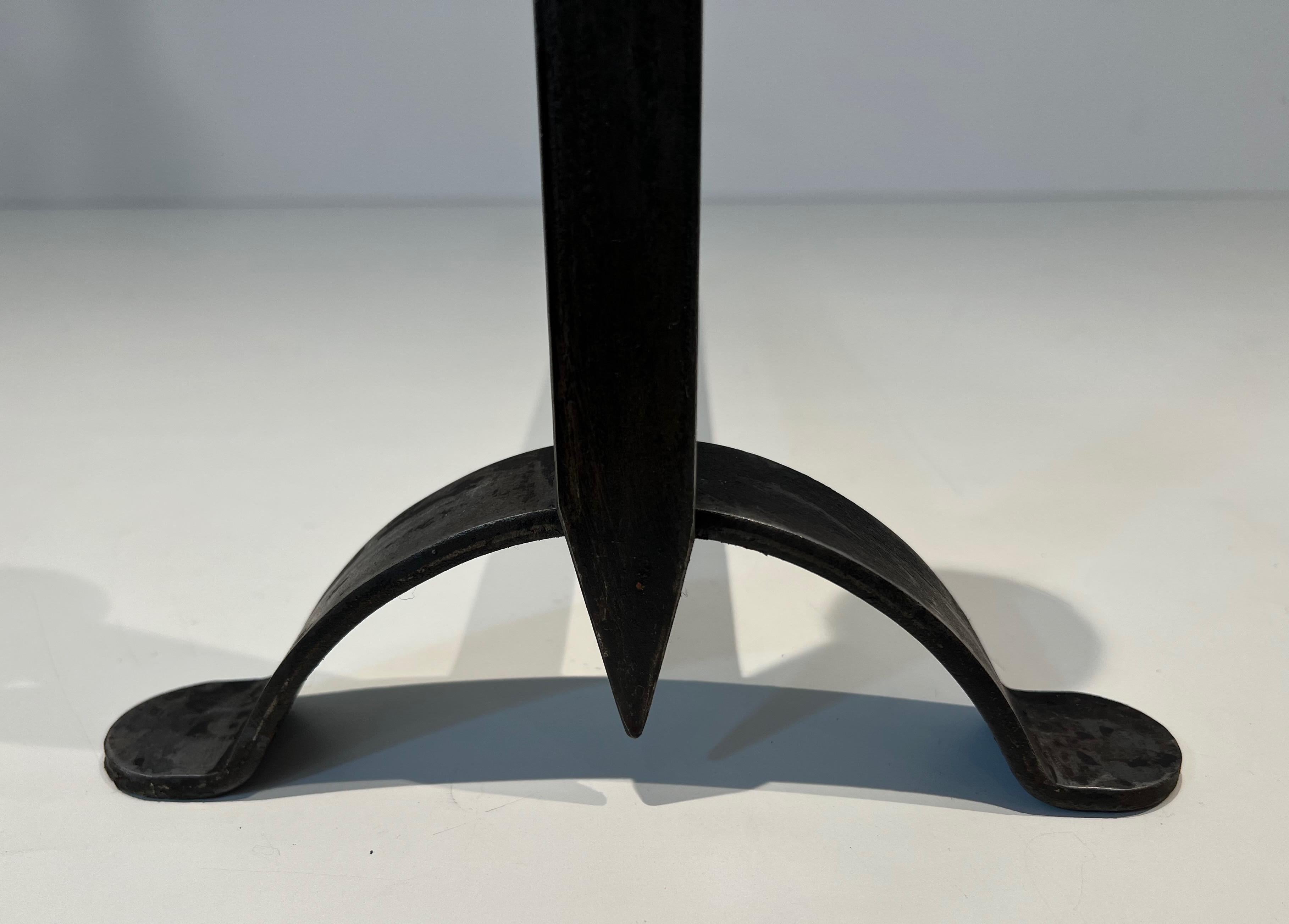 Pair of hammered wrought iron andirons. French Work. Circa 1950 For Sale 5