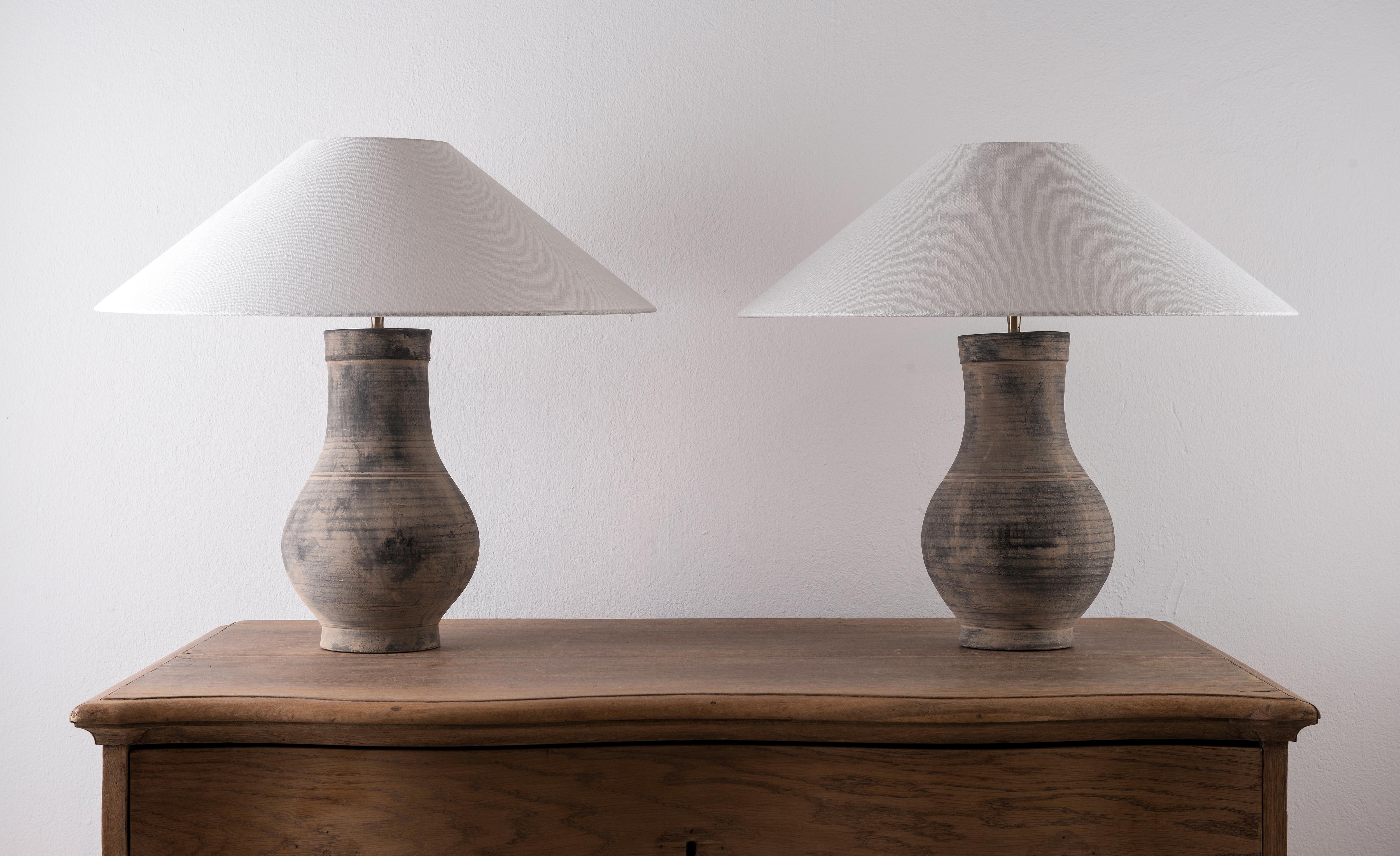 Pair of Han Style Lamp with Handmade Belgian Linen Shades In New Condition In Jesteburg, DE